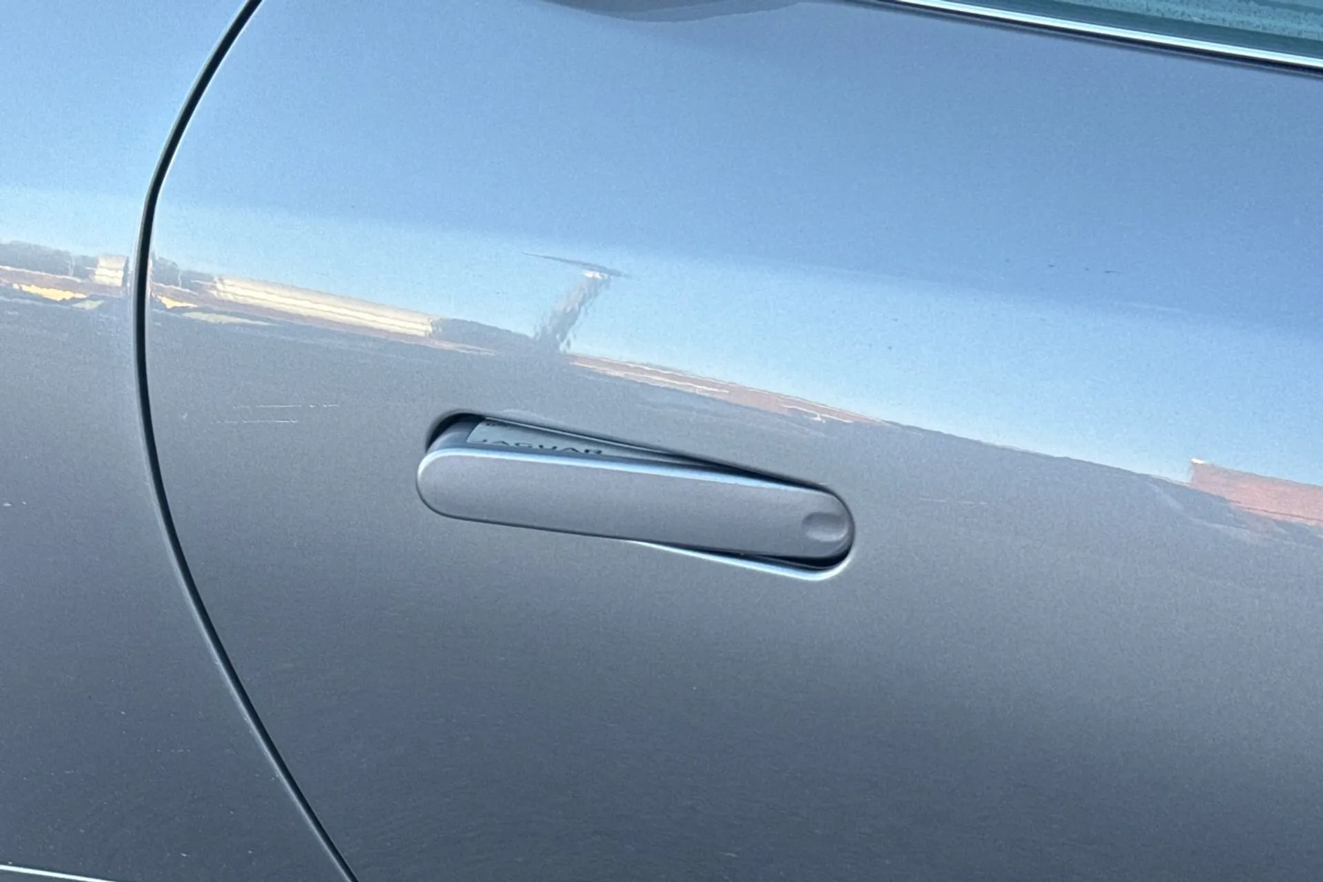 Jaguar F-TYPE thumbnail image number 34