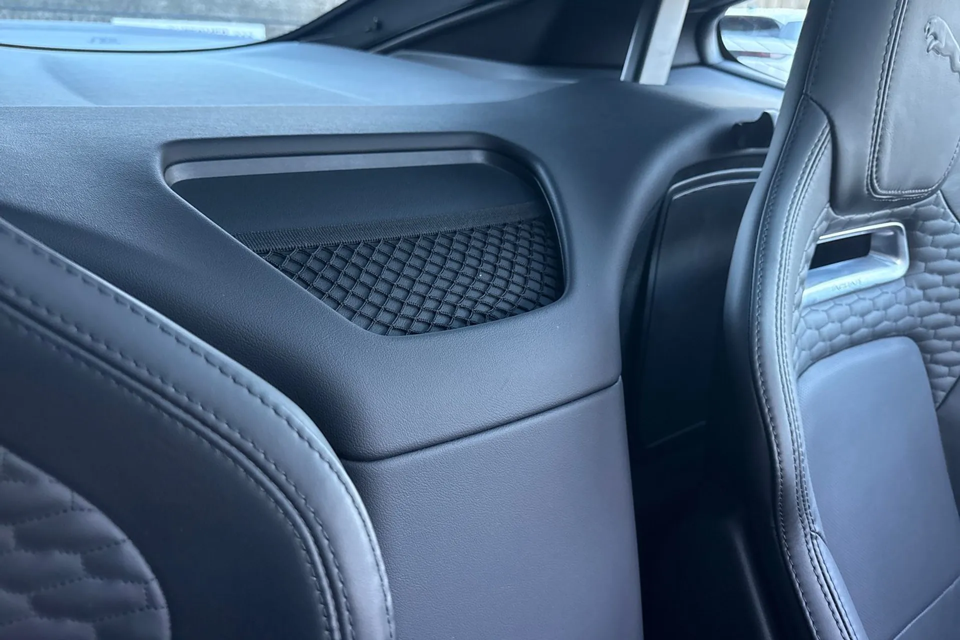 Jaguar F-TYPE thumbnail image number 47