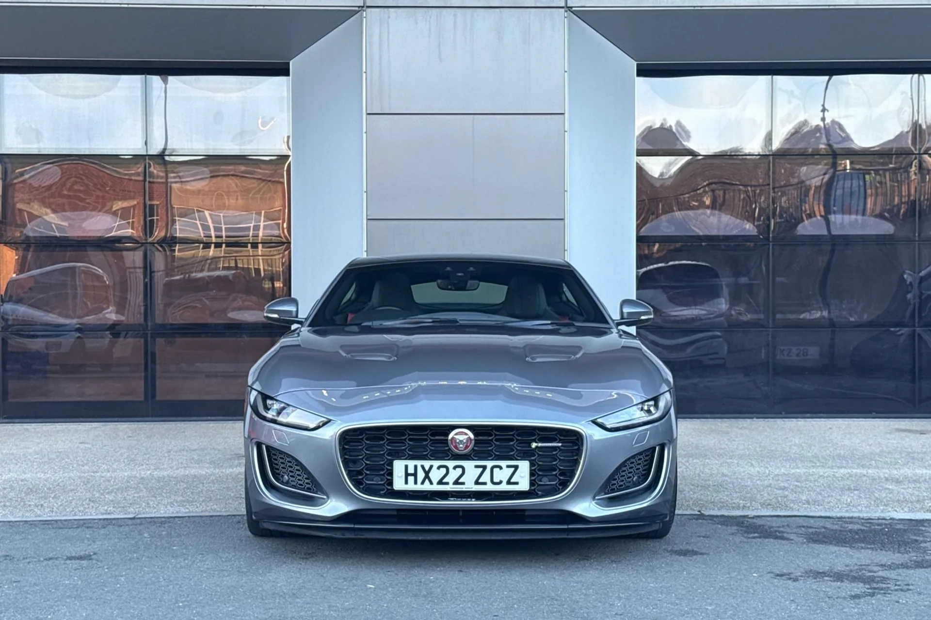 Jaguar F-TYPE thumbnail image number 11