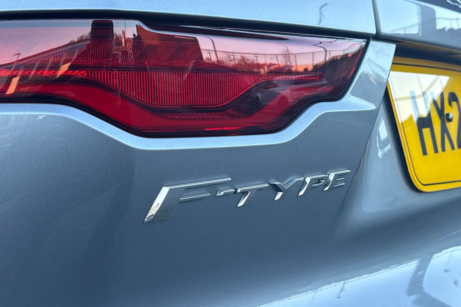 Jaguar F-TYPE thumbnail image number 42