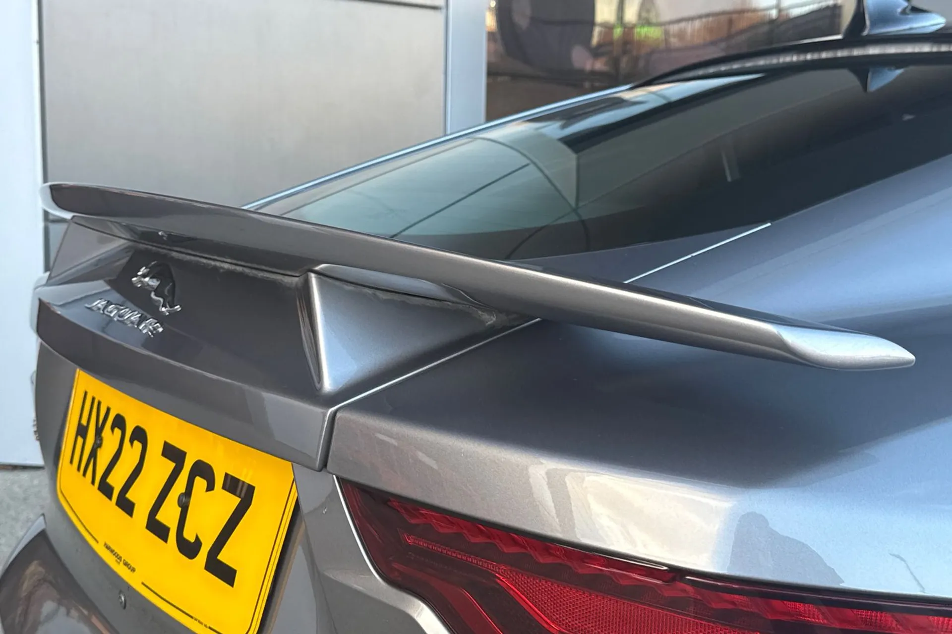 Jaguar F-TYPE thumbnail image number 43