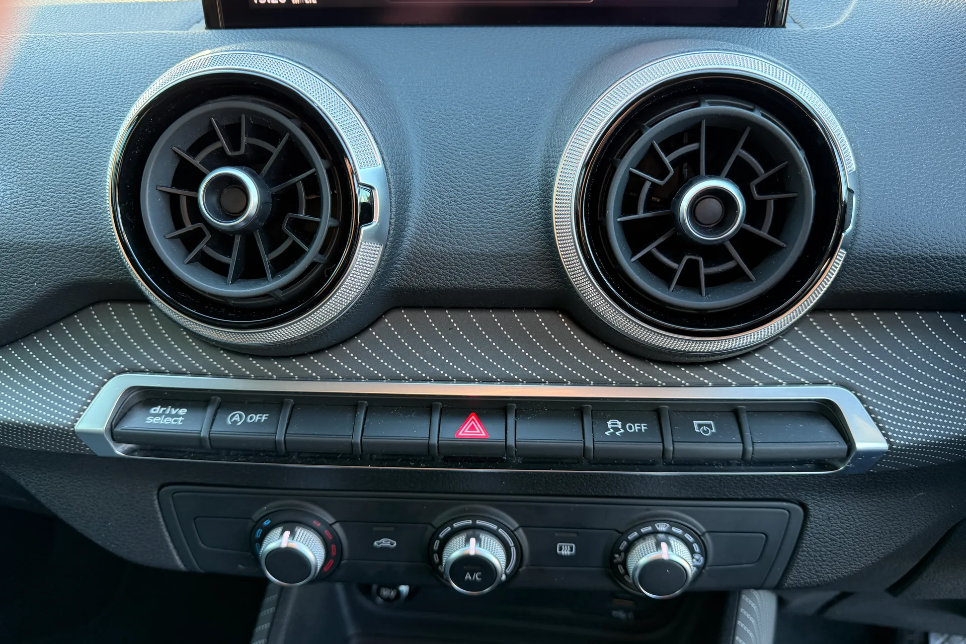 Audi Q2 thumbnail image number 46