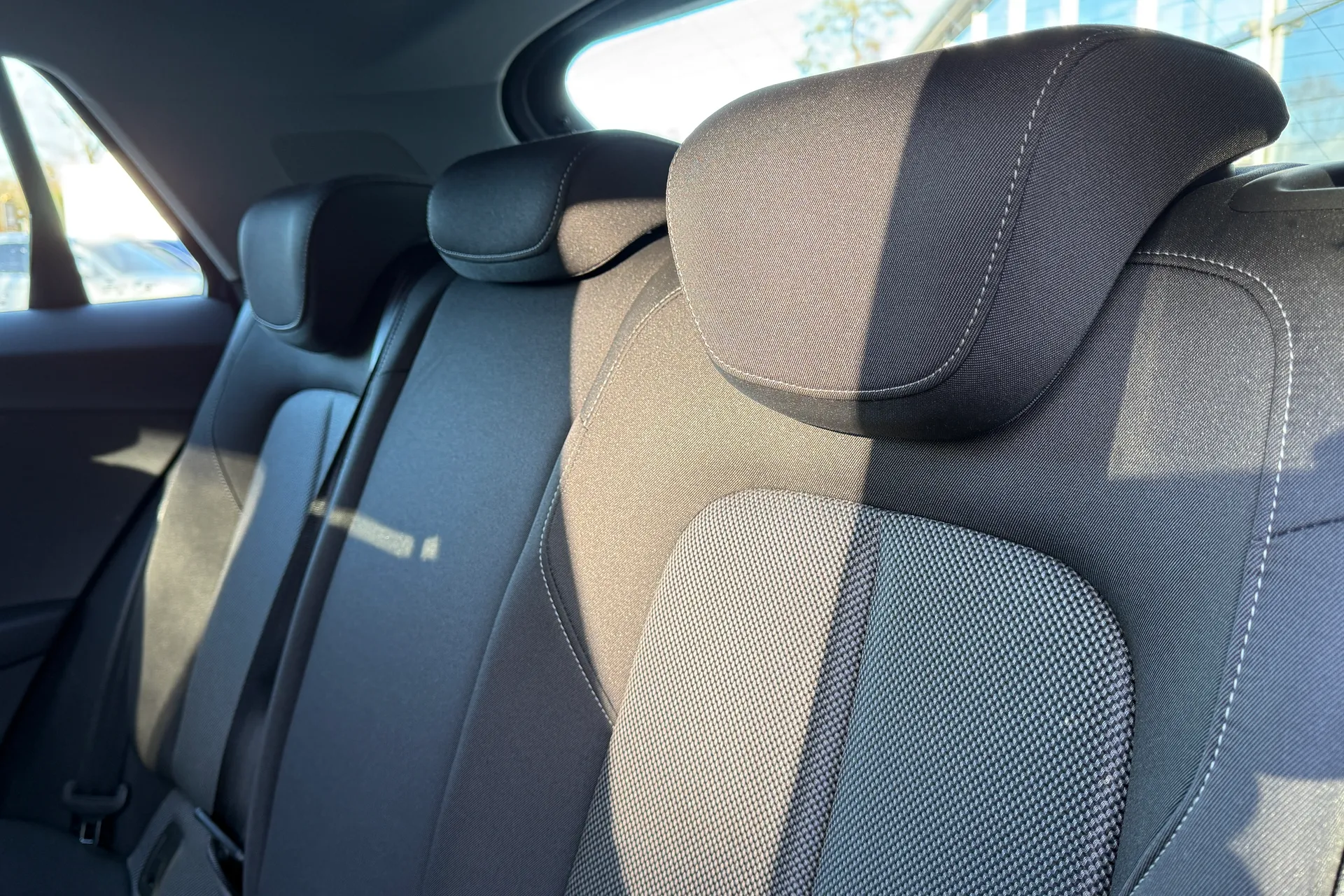 Audi Q2 thumbnail image number 28