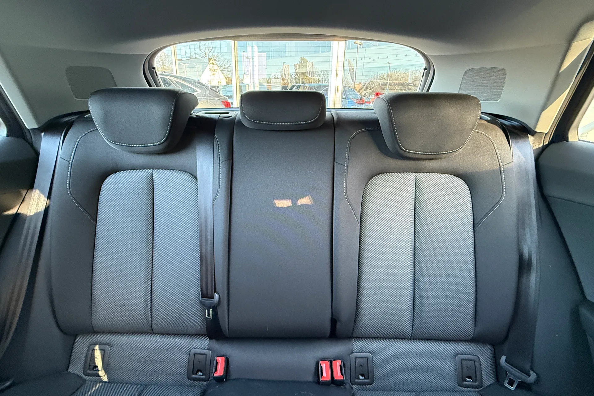 Audi Q2 thumbnail image number 25