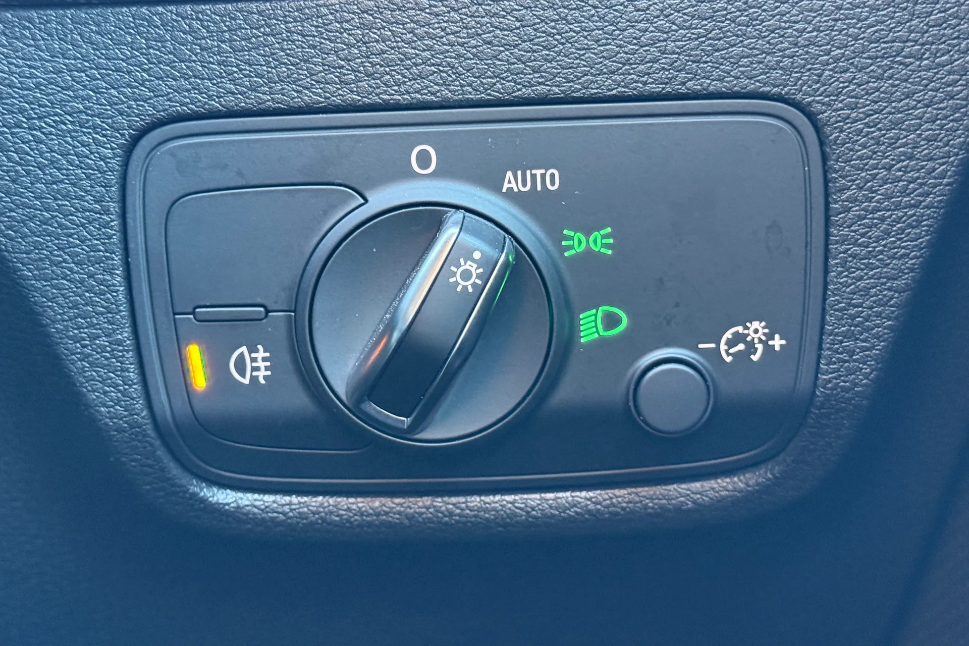 Audi Q2 thumbnail image number 56