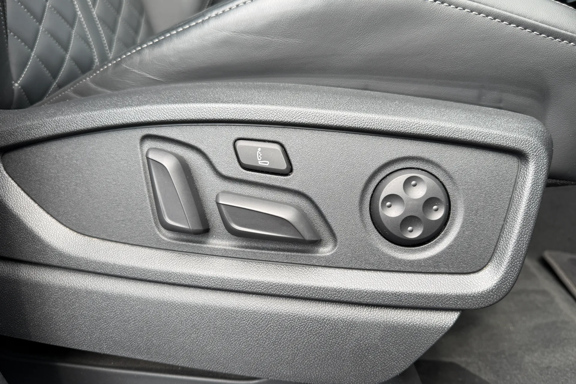 Audi Q5 thumbnail image number 35