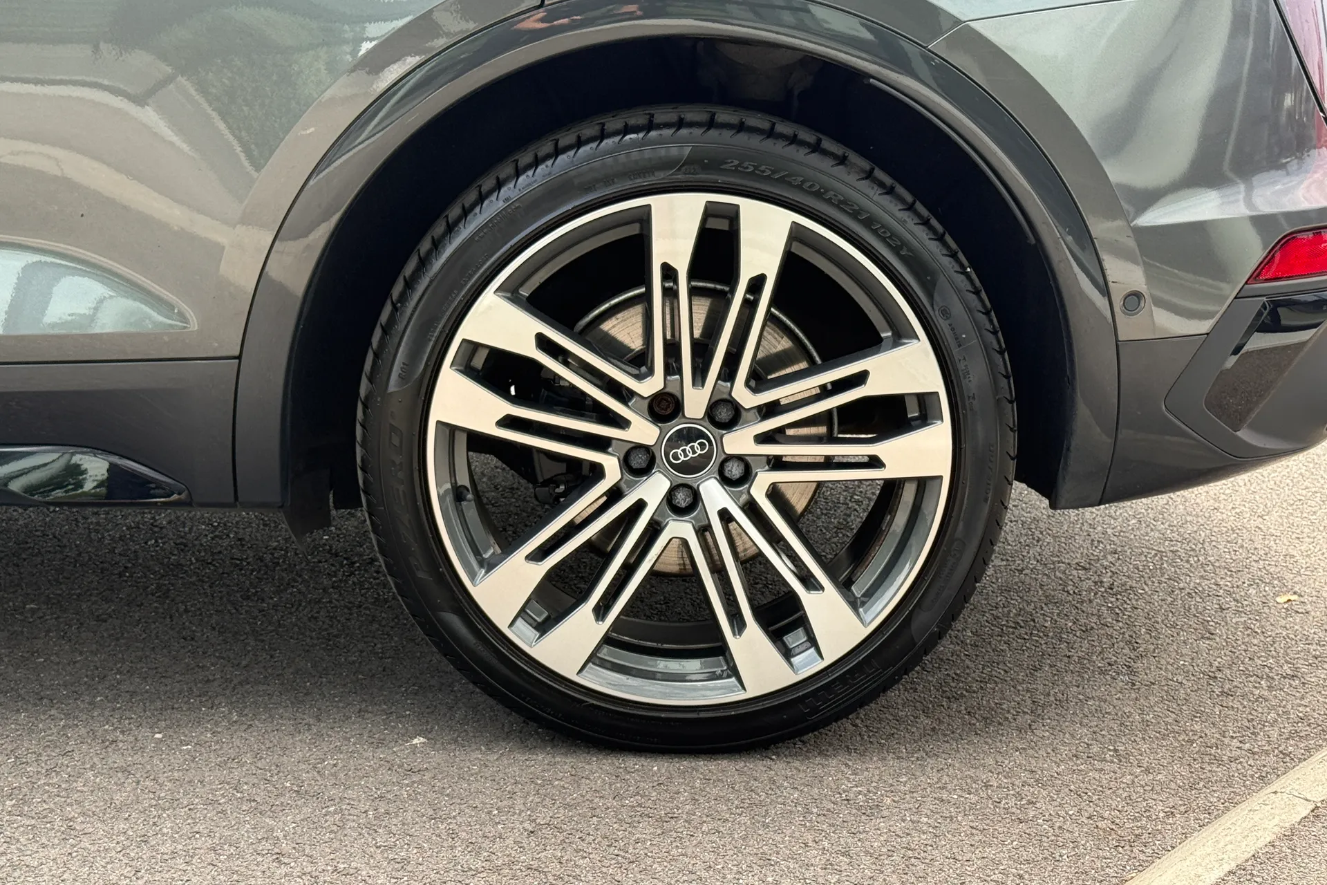 Audi Q5 thumbnail image number 32