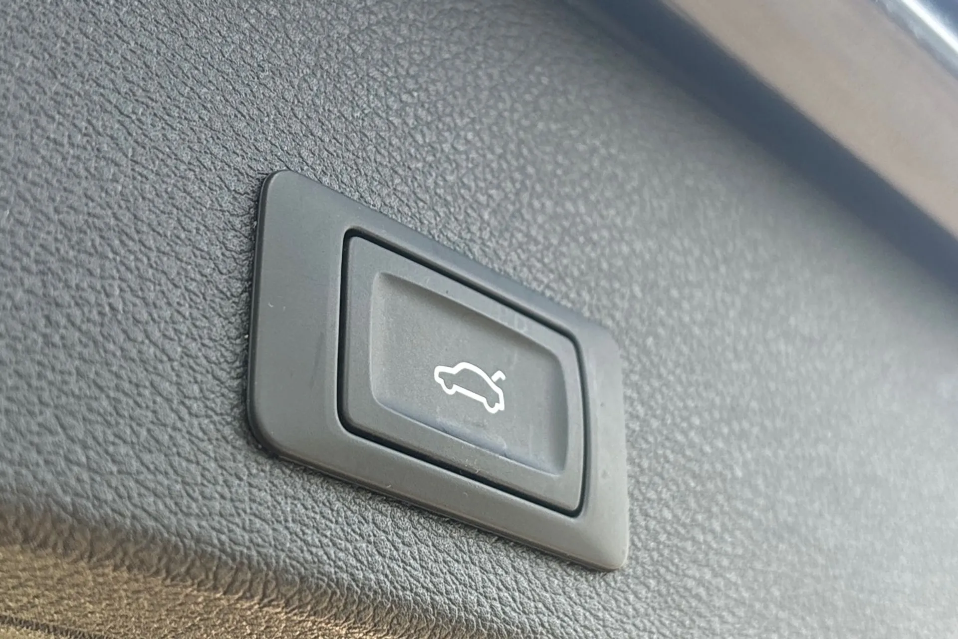 Audi Q2 thumbnail image number 19