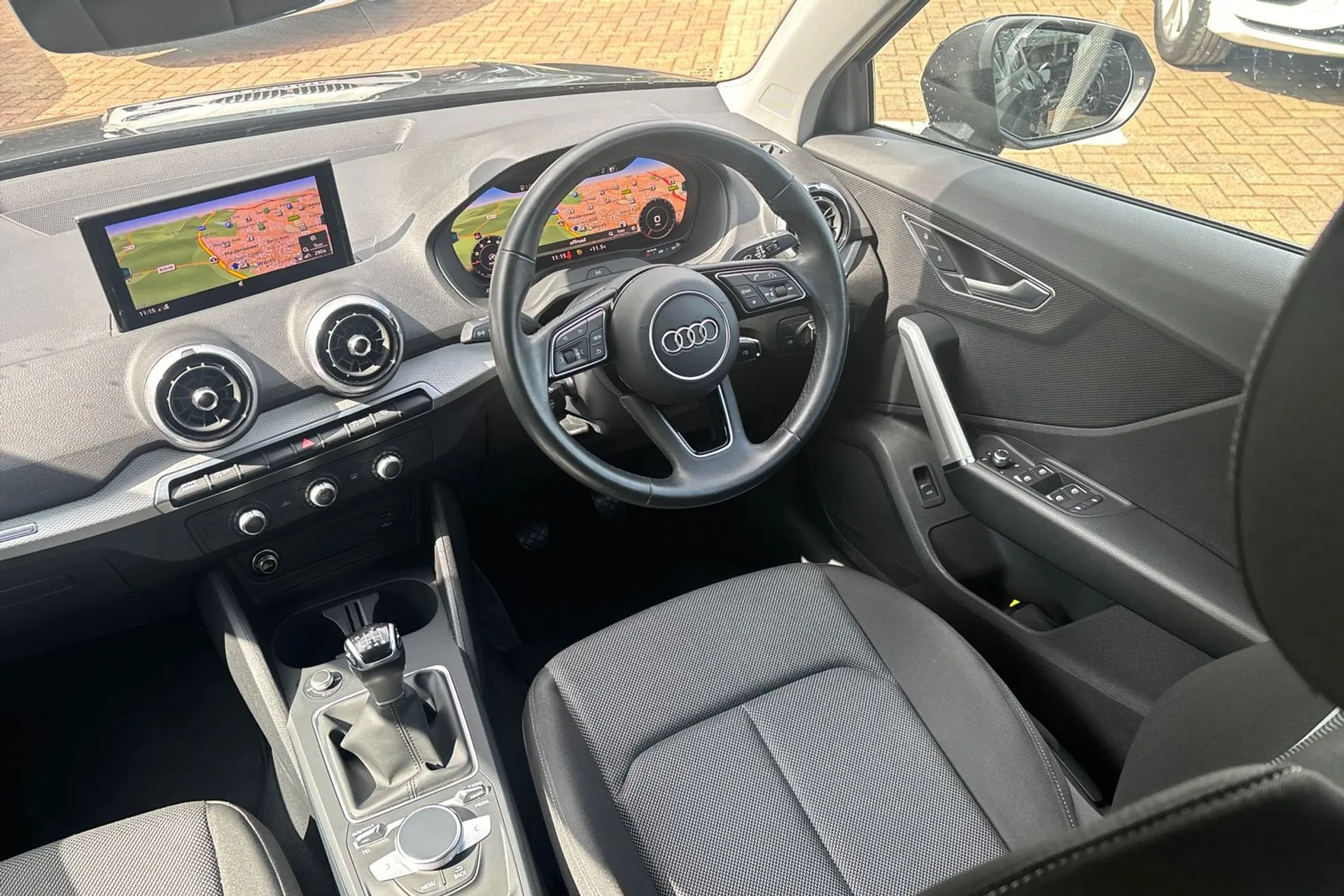 Audi Q2 thumbnail image number 33