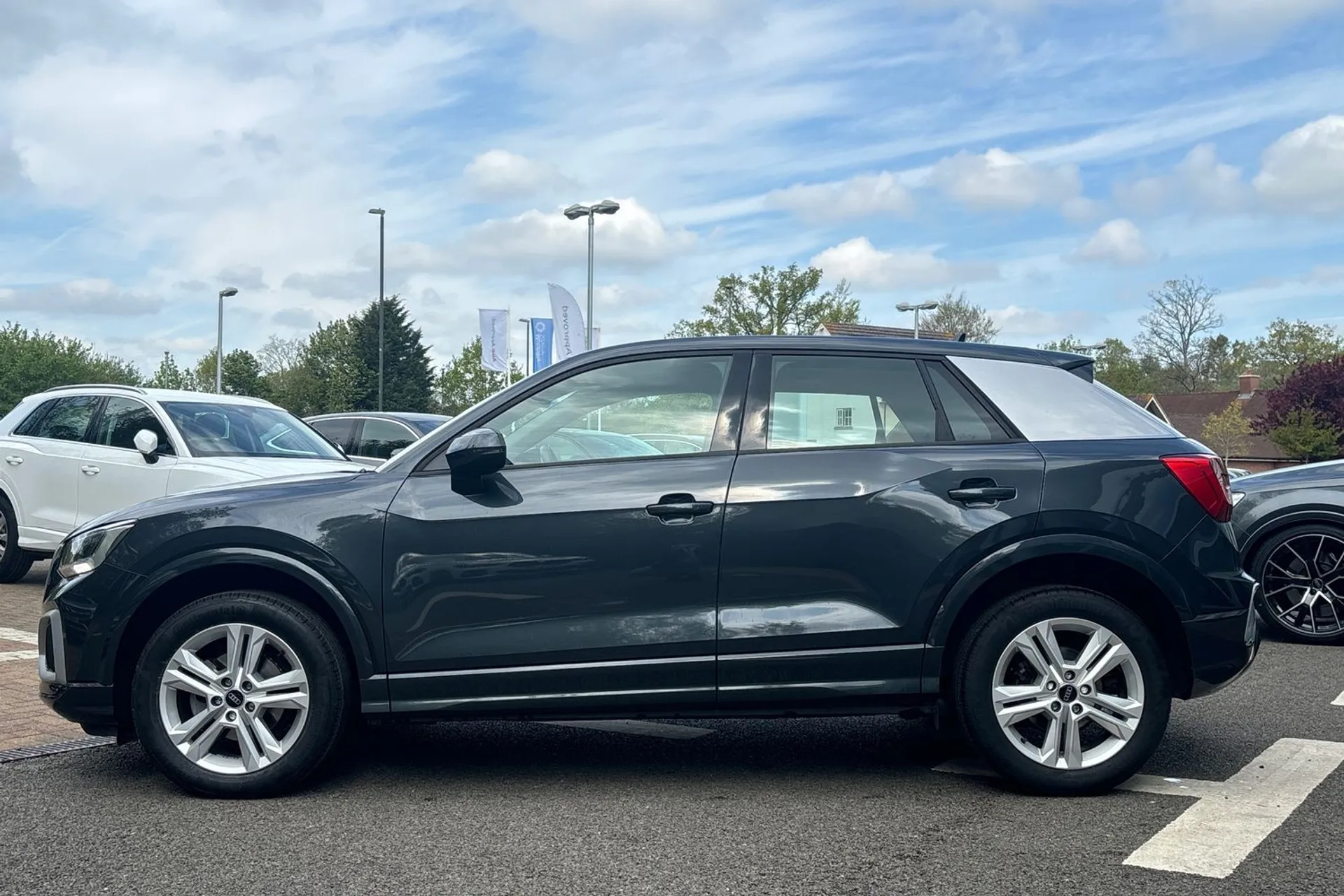 Audi Q2 thumbnail image number 9