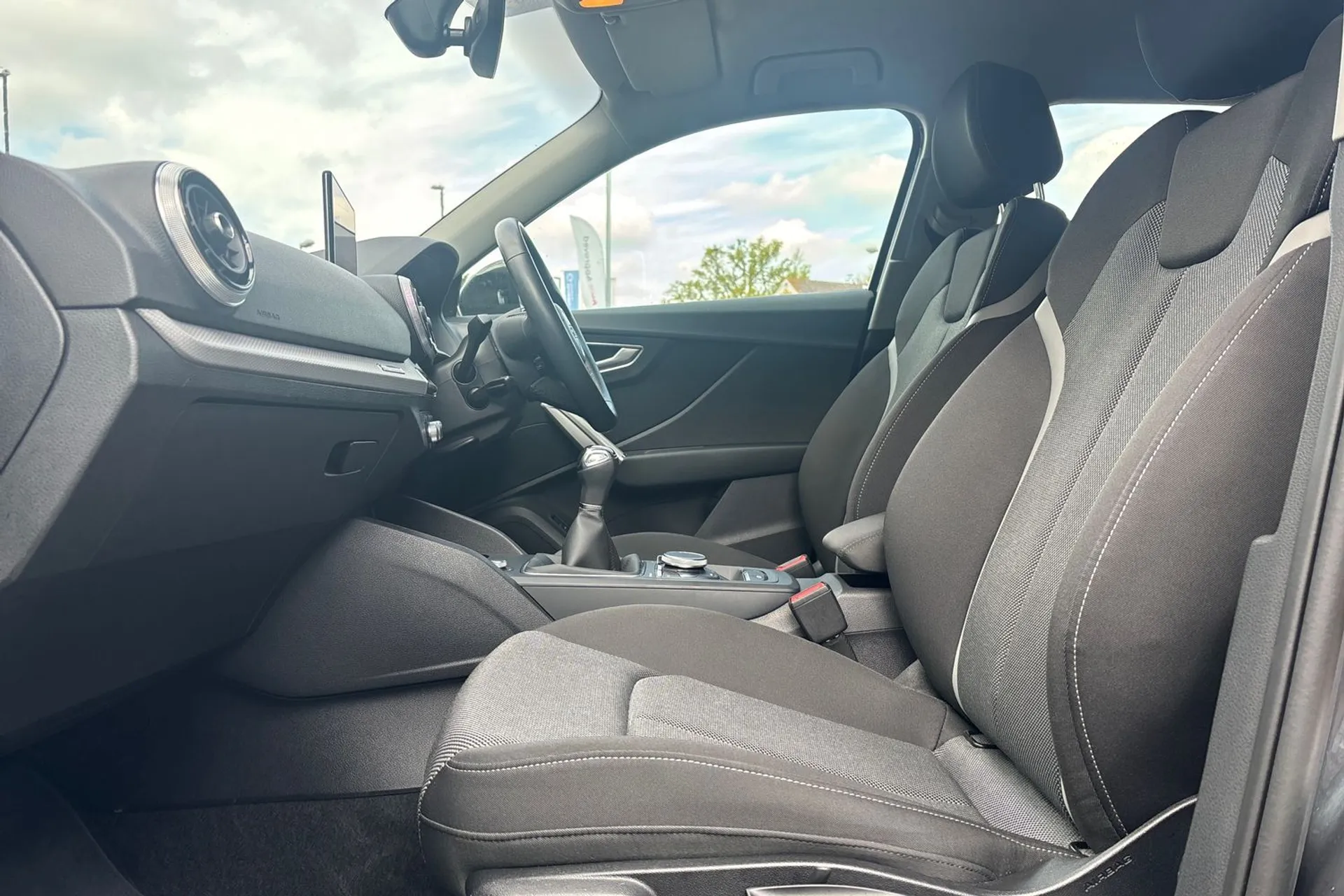 Audi Q2 thumbnail image number 27