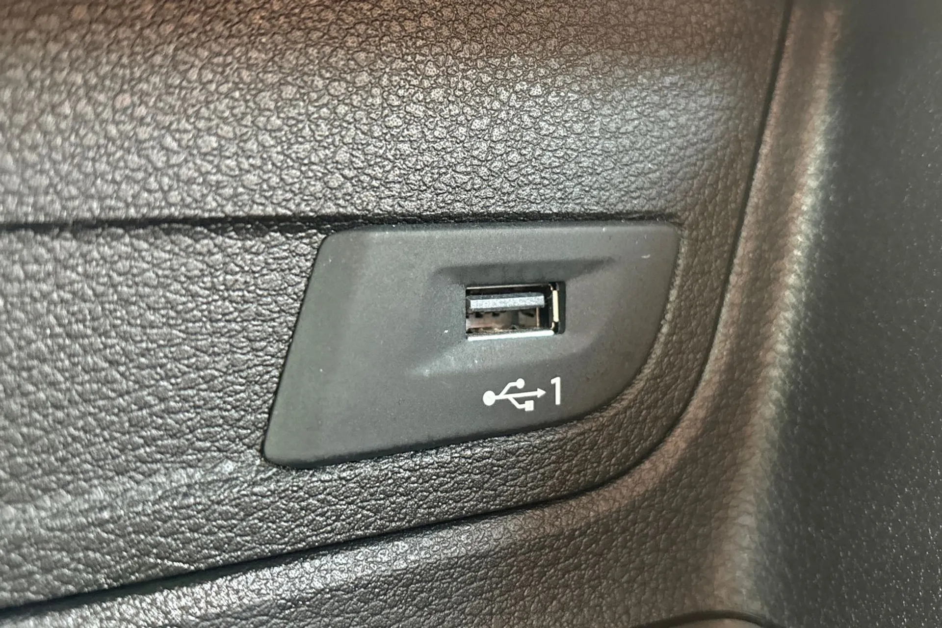 Audi Q2 thumbnail image number 44