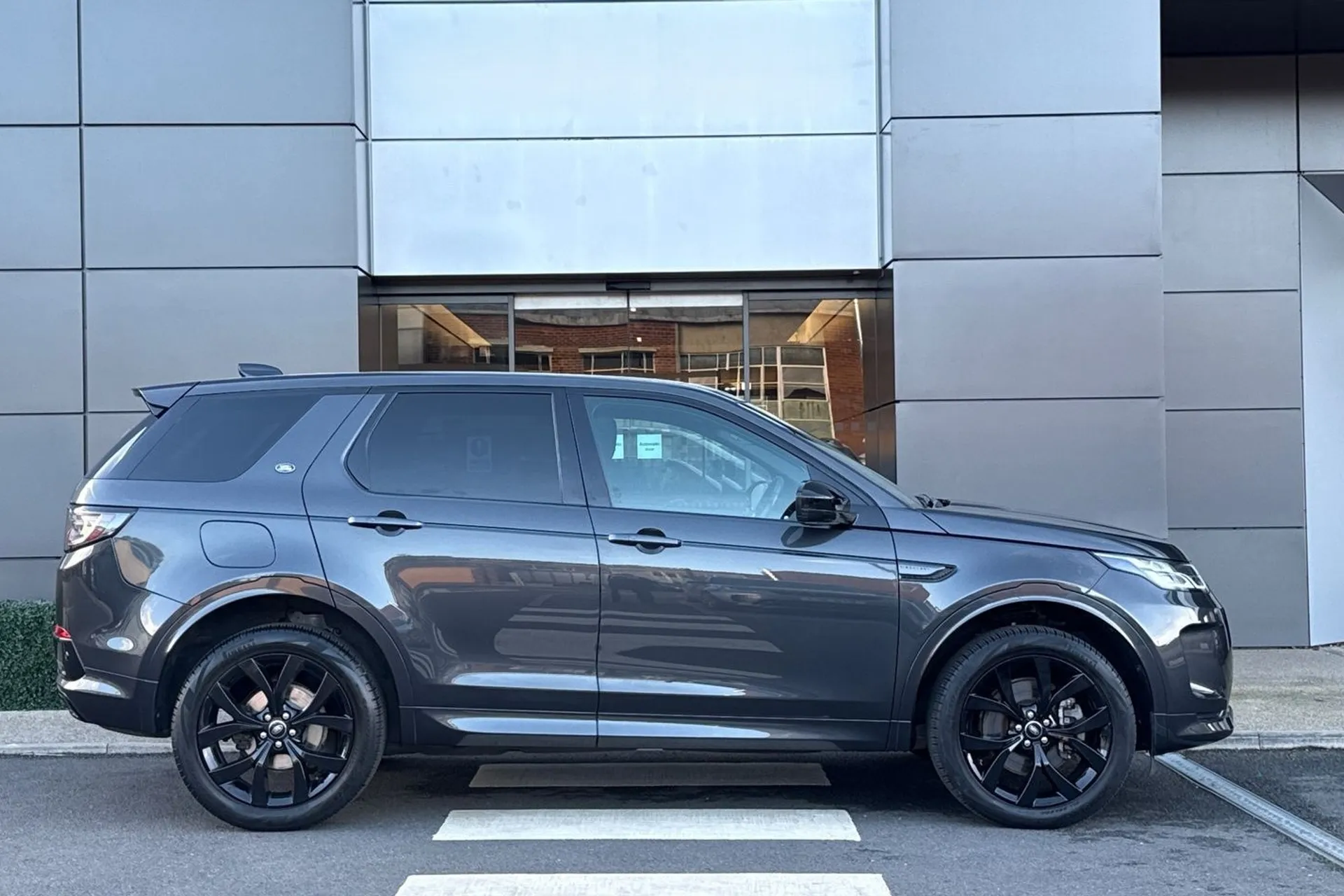 LAND ROVER DISCOVERY SPORT thumbnail image number 2