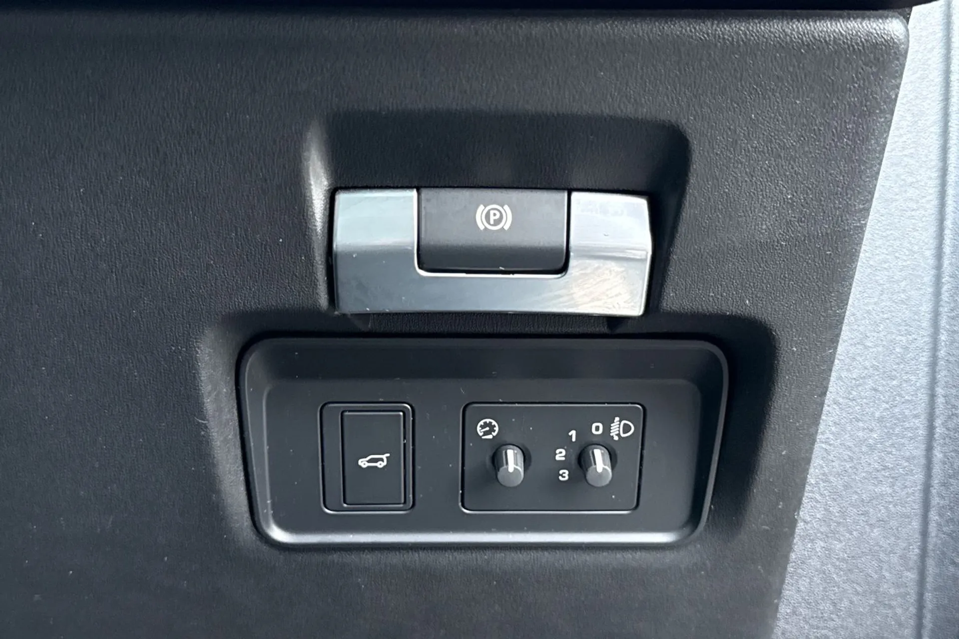 LAND ROVER DISCOVERY SPORT thumbnail image number 51