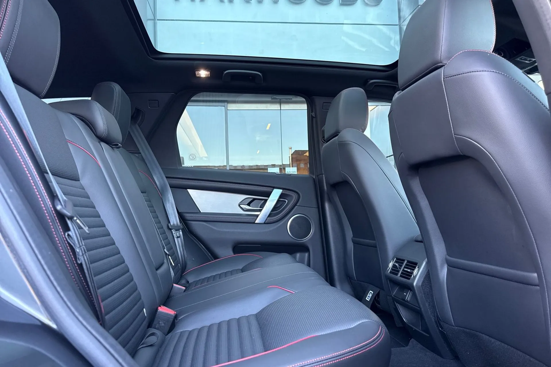 LAND ROVER DISCOVERY SPORT thumbnail image number 32