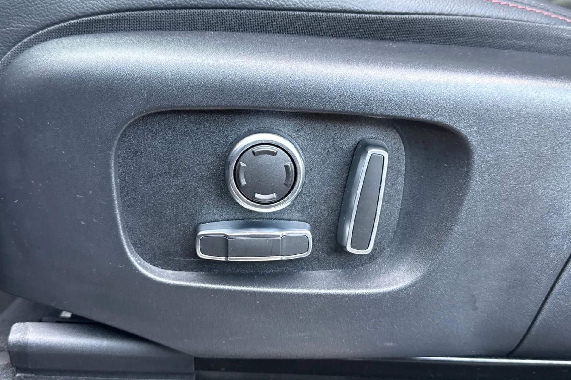 LAND ROVER DISCOVERY SPORT thumbnail image number 45