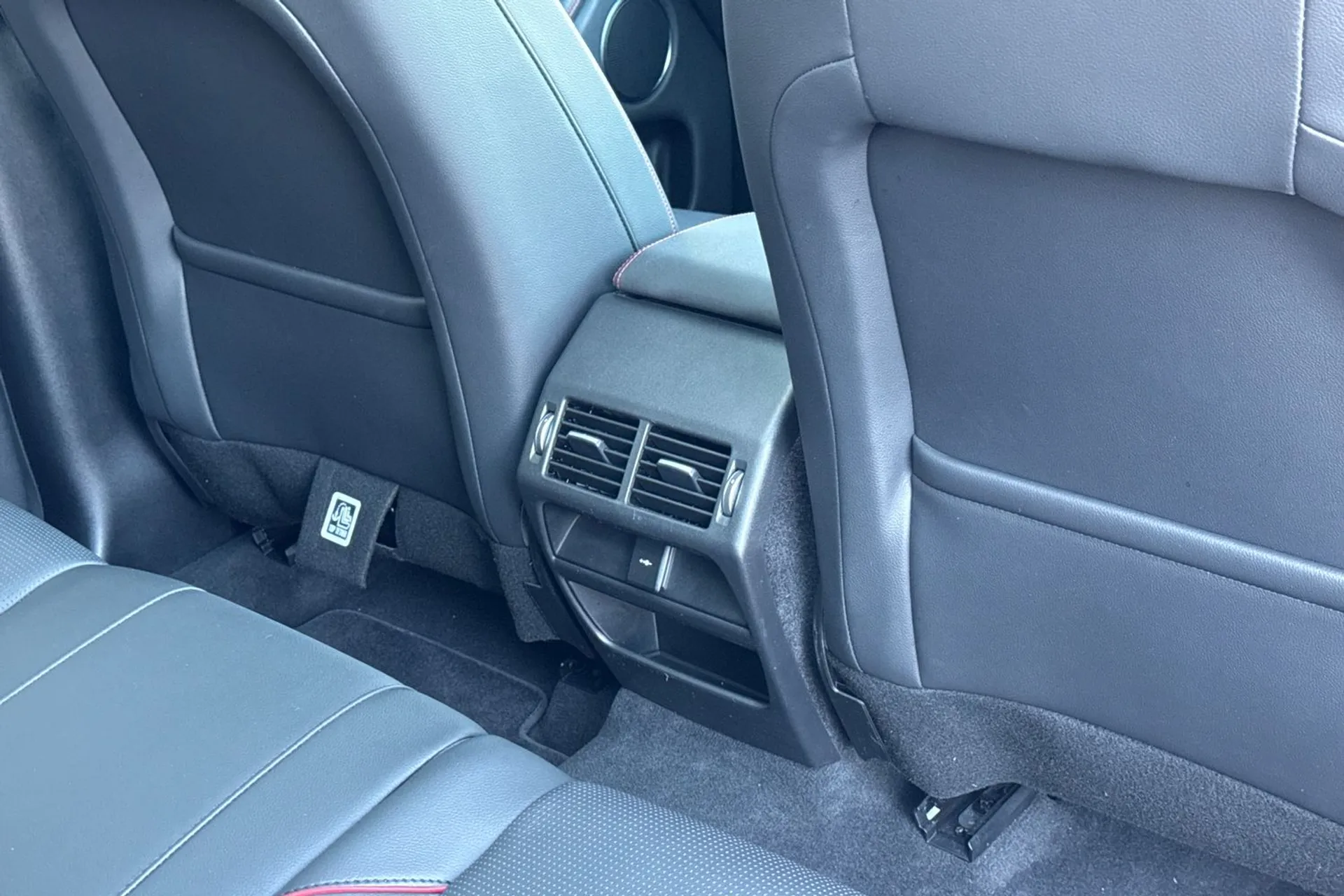 LAND ROVER DISCOVERY SPORT thumbnail image number 36