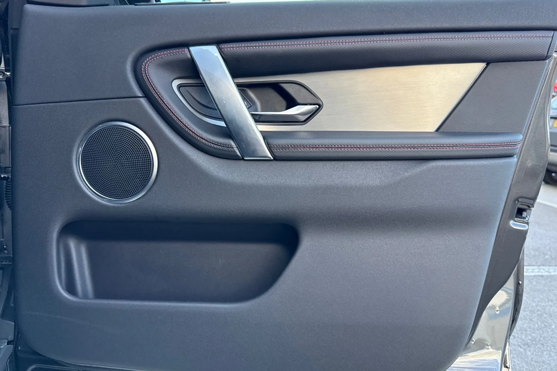 LAND ROVER DISCOVERY SPORT thumbnail image number 19