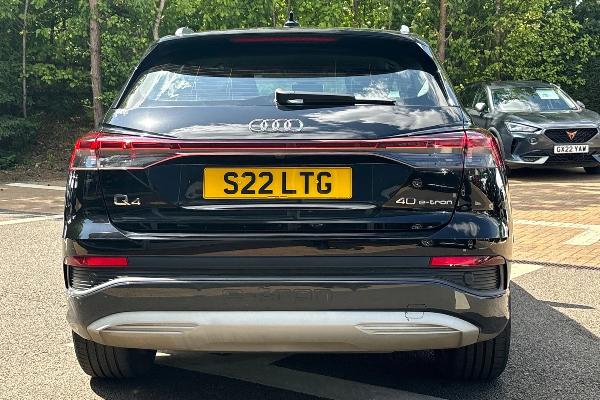 Audi Q4 thumbnail image number 8