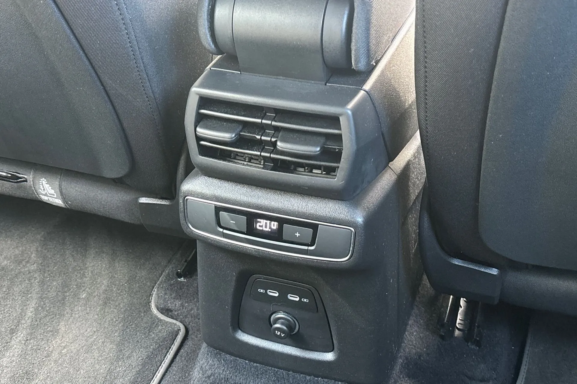 Audi Q4 thumbnail image number 47
