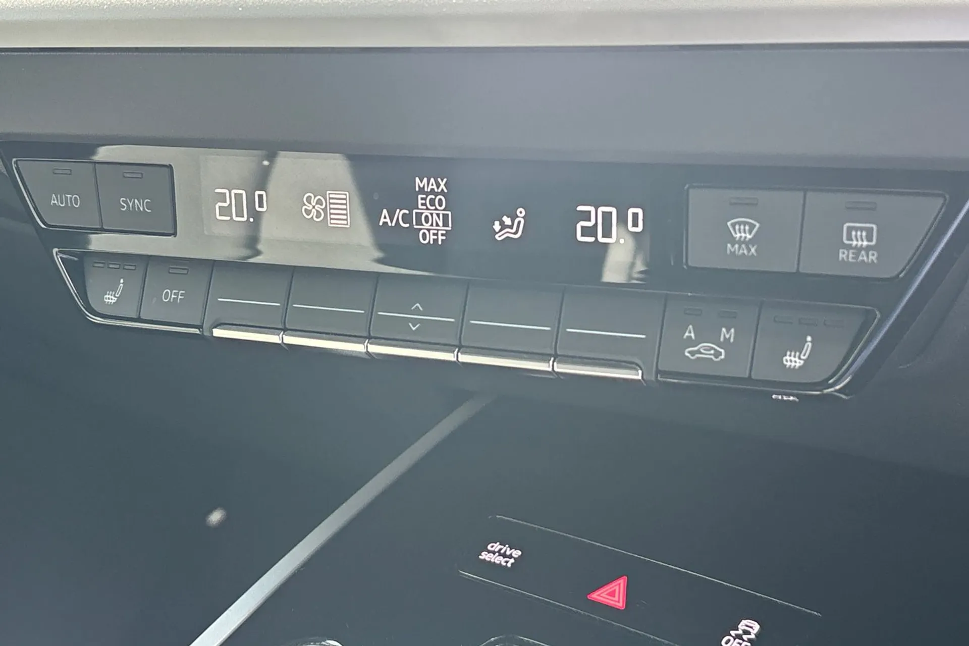 Audi Q4 thumbnail image number 39