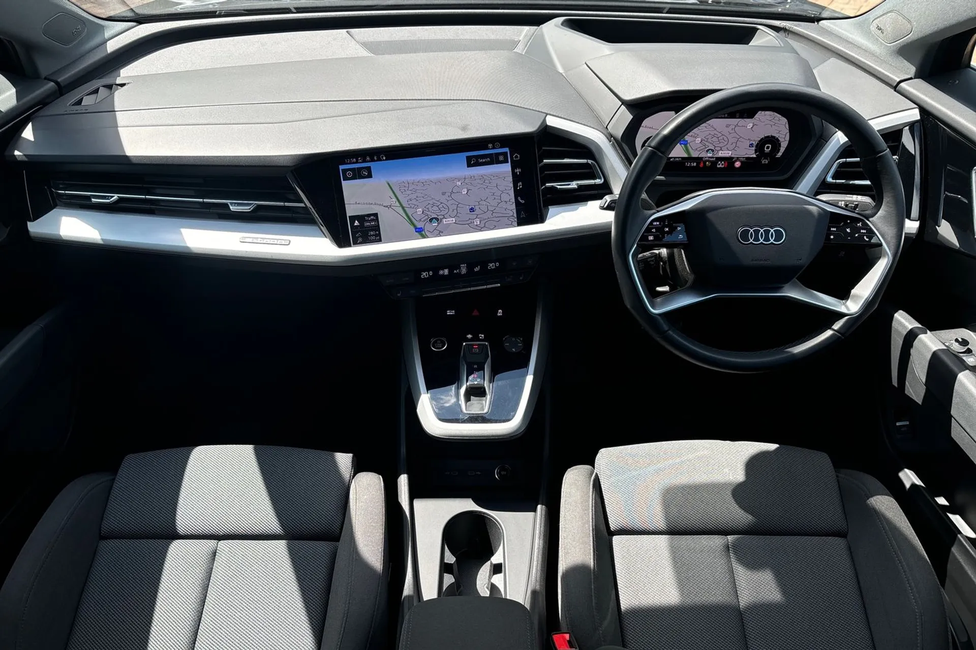 Audi Q4 thumbnail image number 32