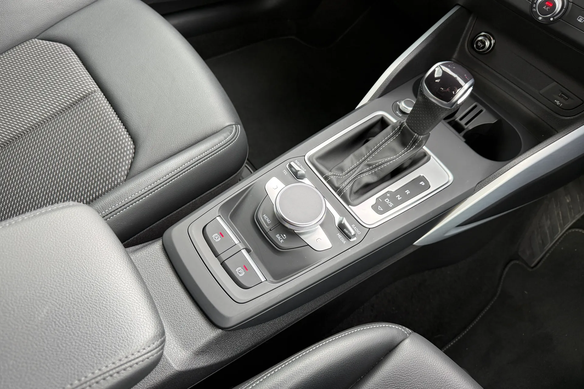 Audi Q2 thumbnail image number 37
