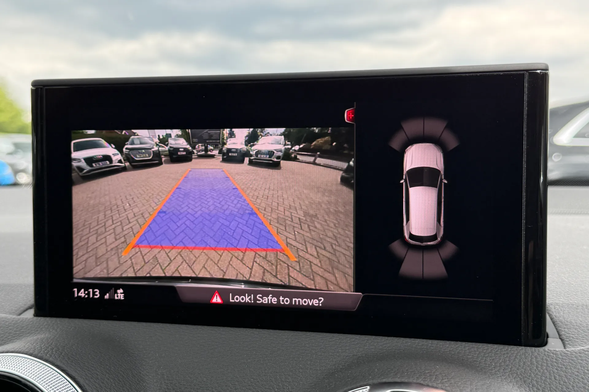 Audi Q2 thumbnail image number 5