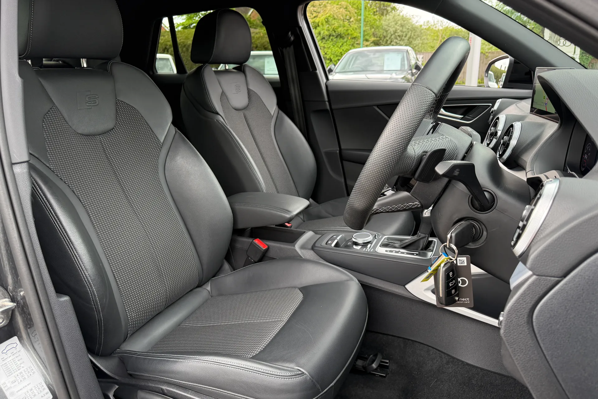 Audi Q2 thumbnail image number 24