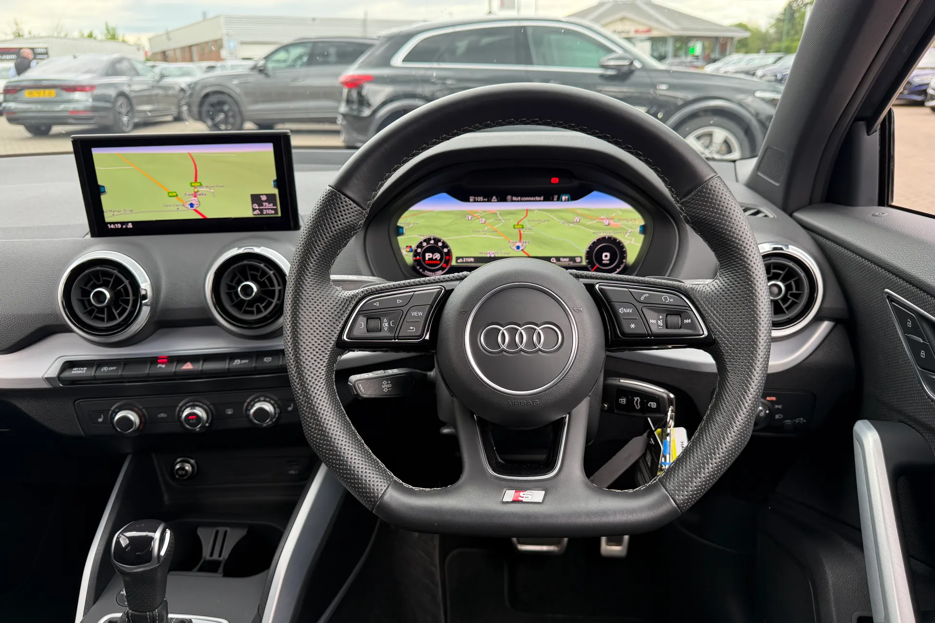 Audi Q2 thumbnail image number 6