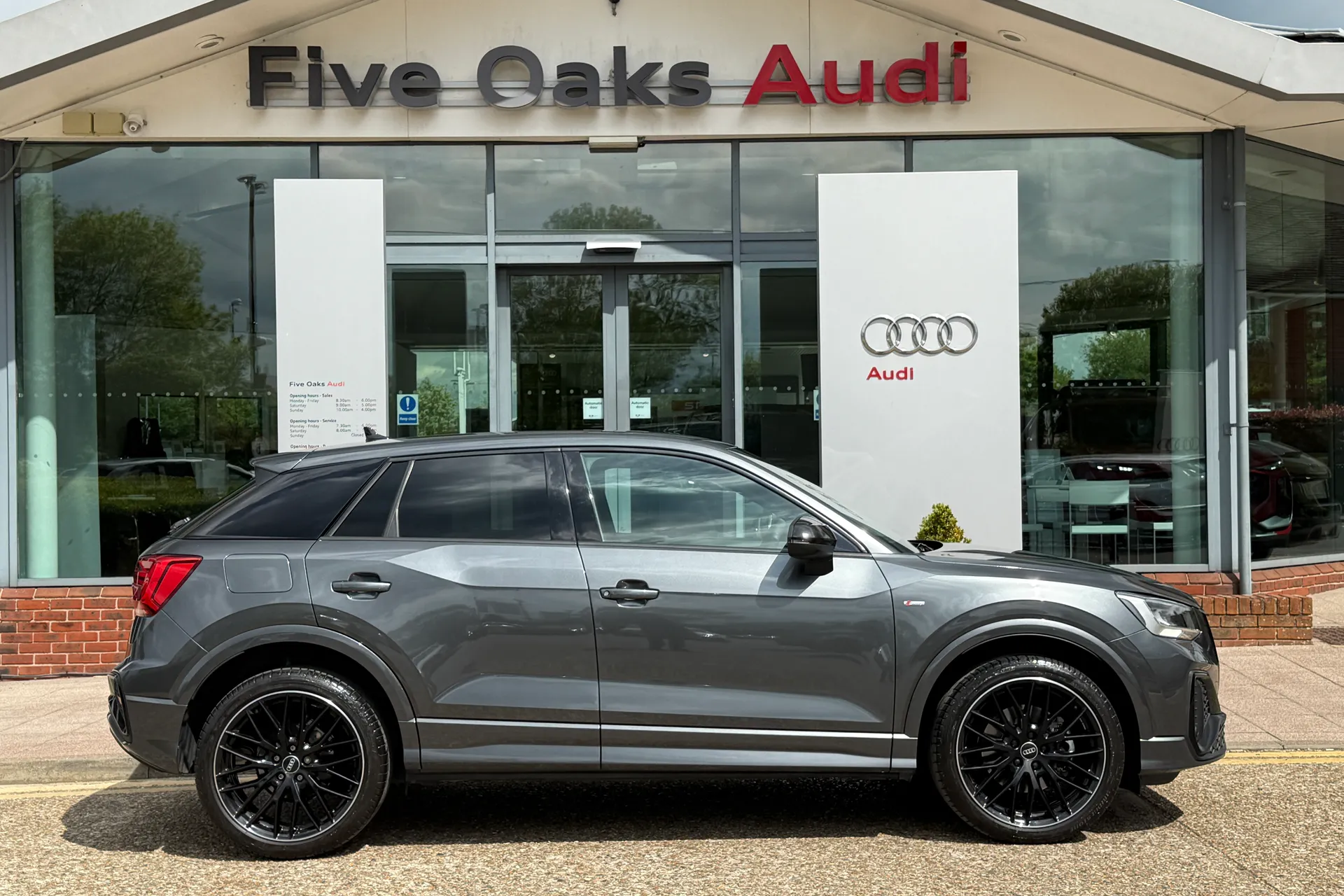 Audi Q2 thumbnail image number 2