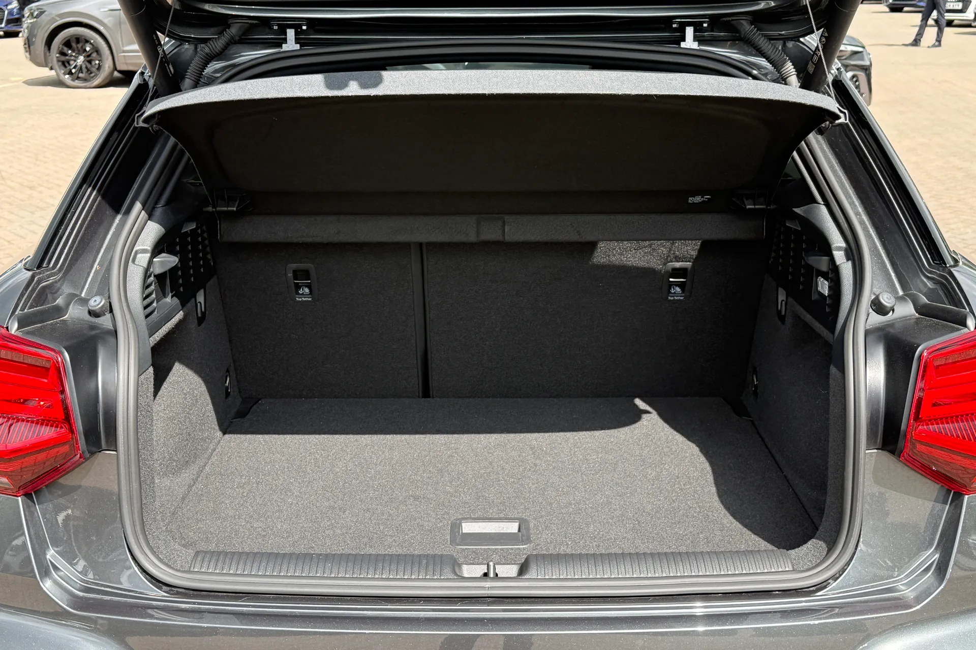 Audi Q2 thumbnail image number 32