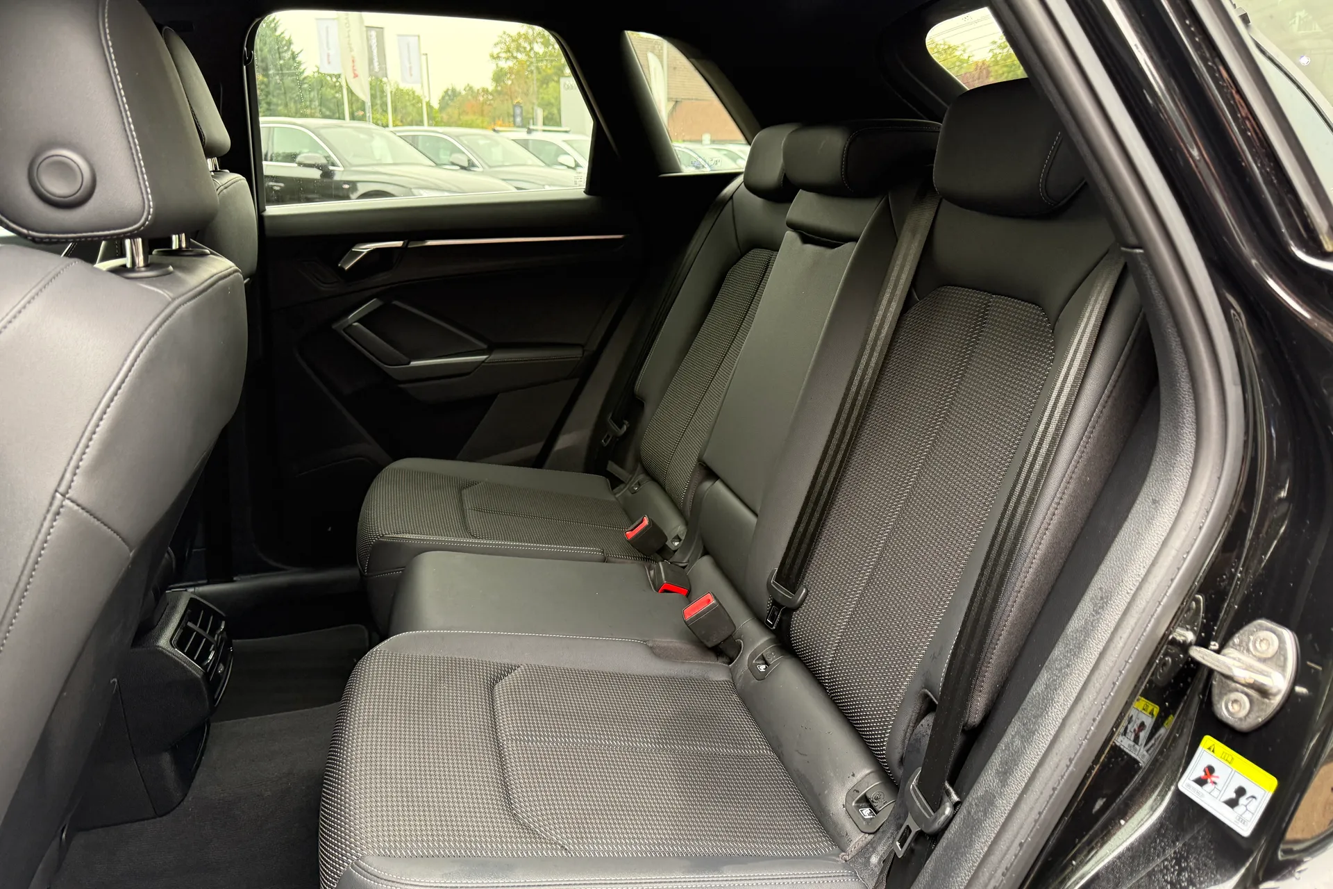 Audi Q3 thumbnail image number 56