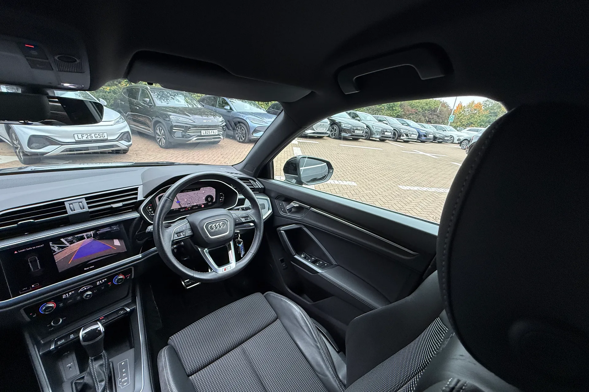 Audi Q3 thumbnail image number 41