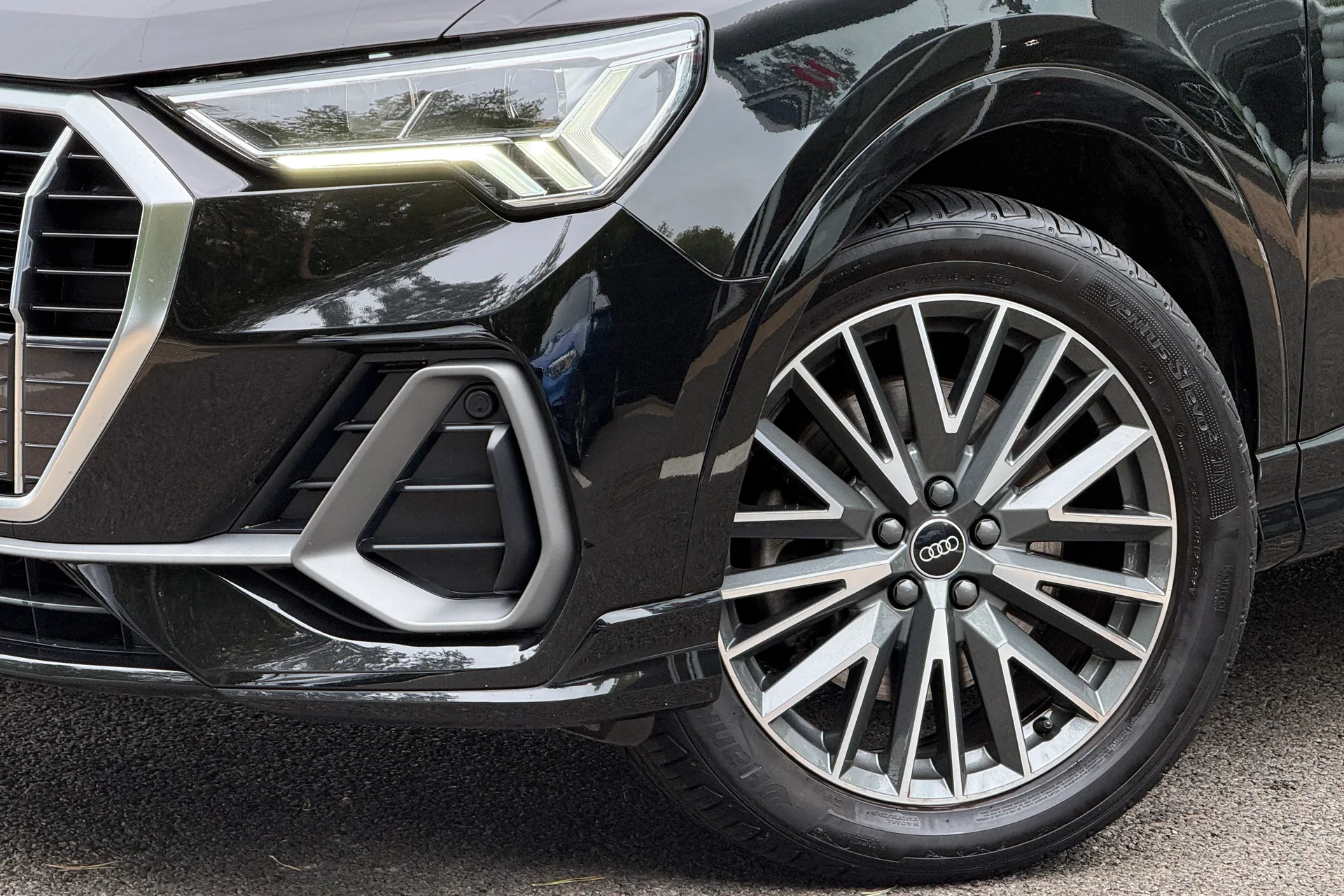 Audi Q3 thumbnail image number 61