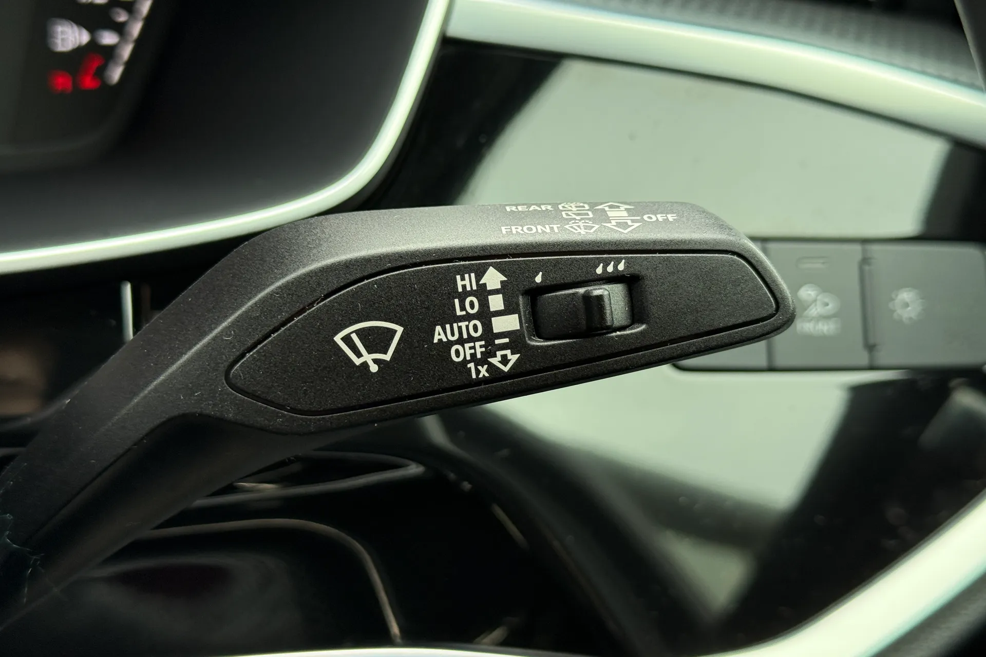 Audi Q3 thumbnail image number 21