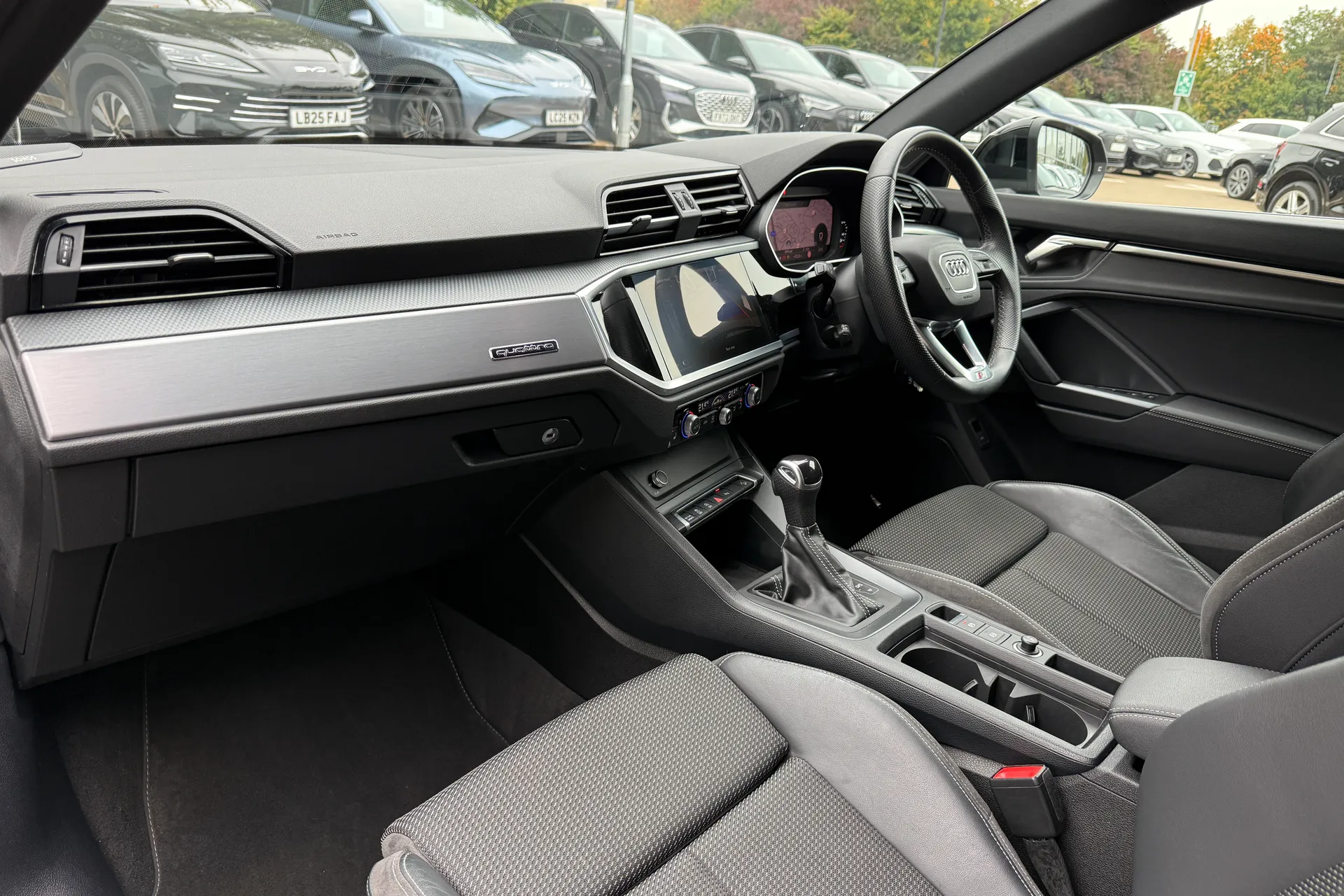 Audi Q3 thumbnail image number 57