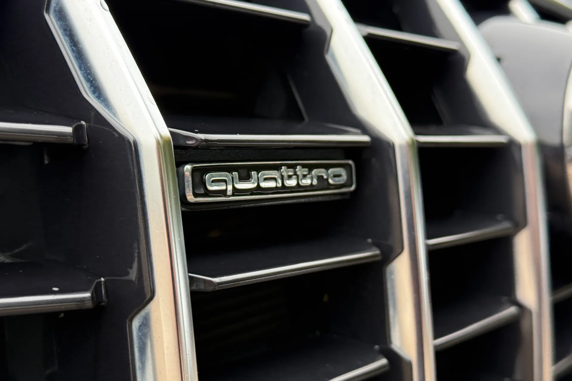 Audi Q3 thumbnail image number 6