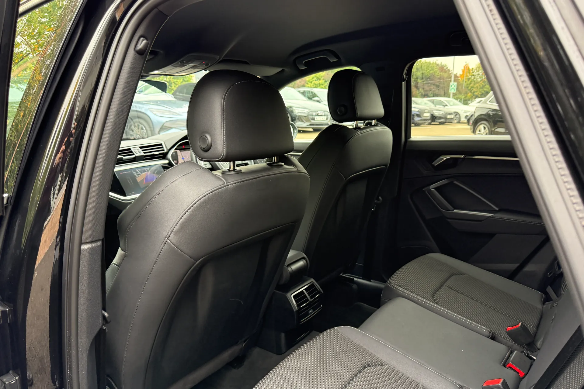 Audi Q3 thumbnail image number 55