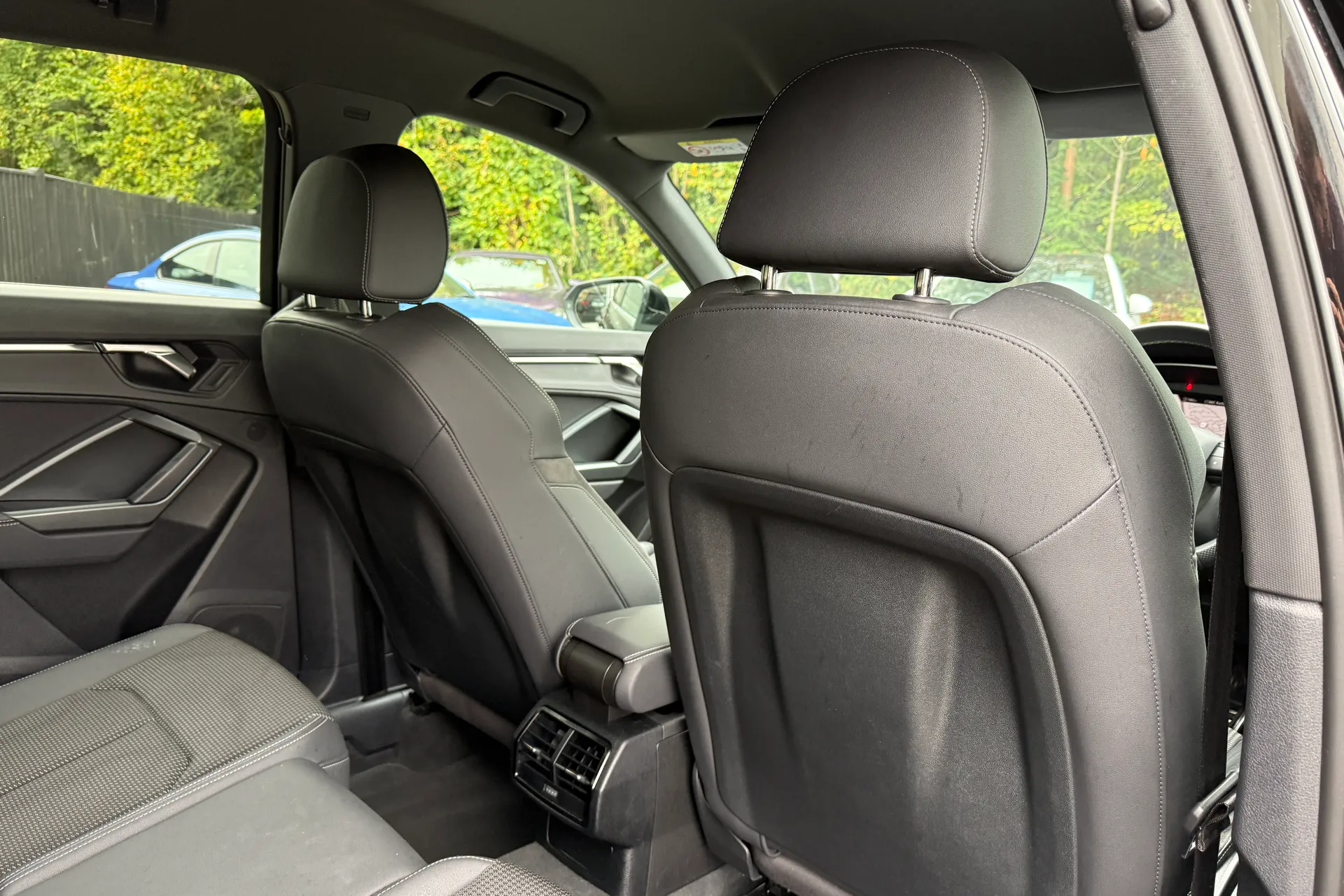 Audi Q3 thumbnail image number 37