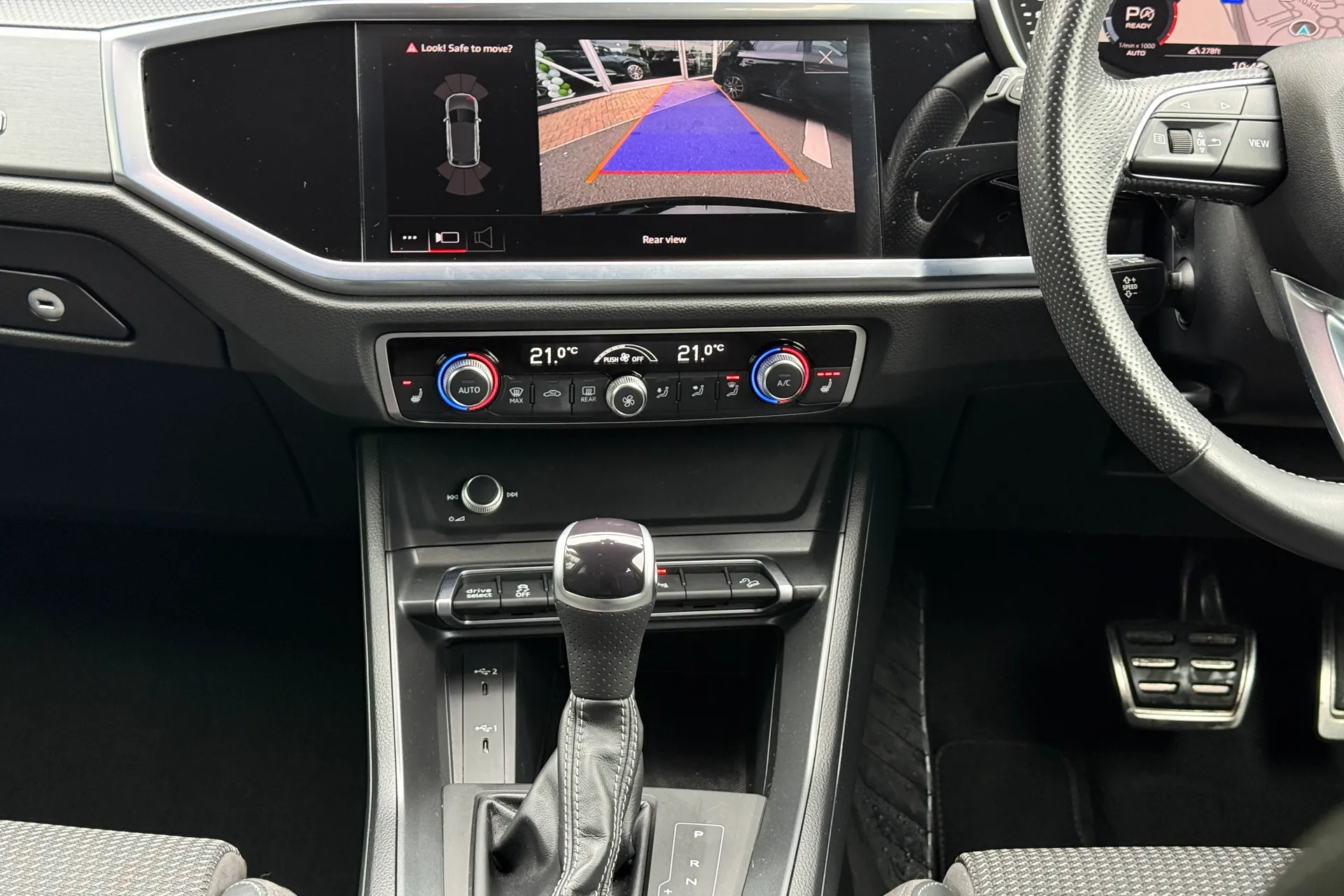 Audi Q3 thumbnail image number 42