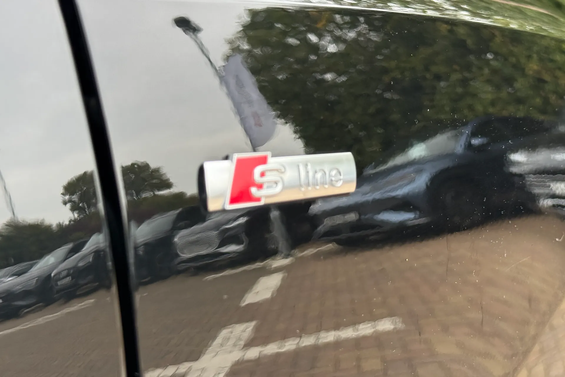 Audi Q3 thumbnail image number 11