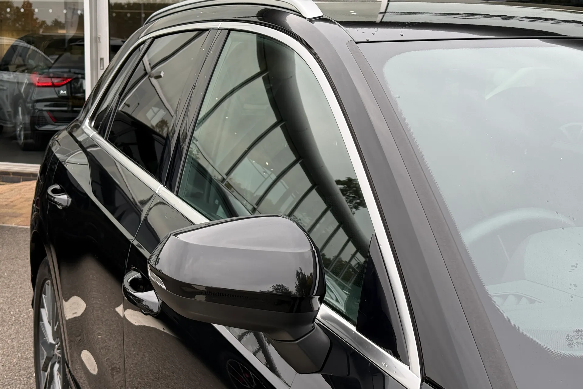 Audi Q3 thumbnail image number 10