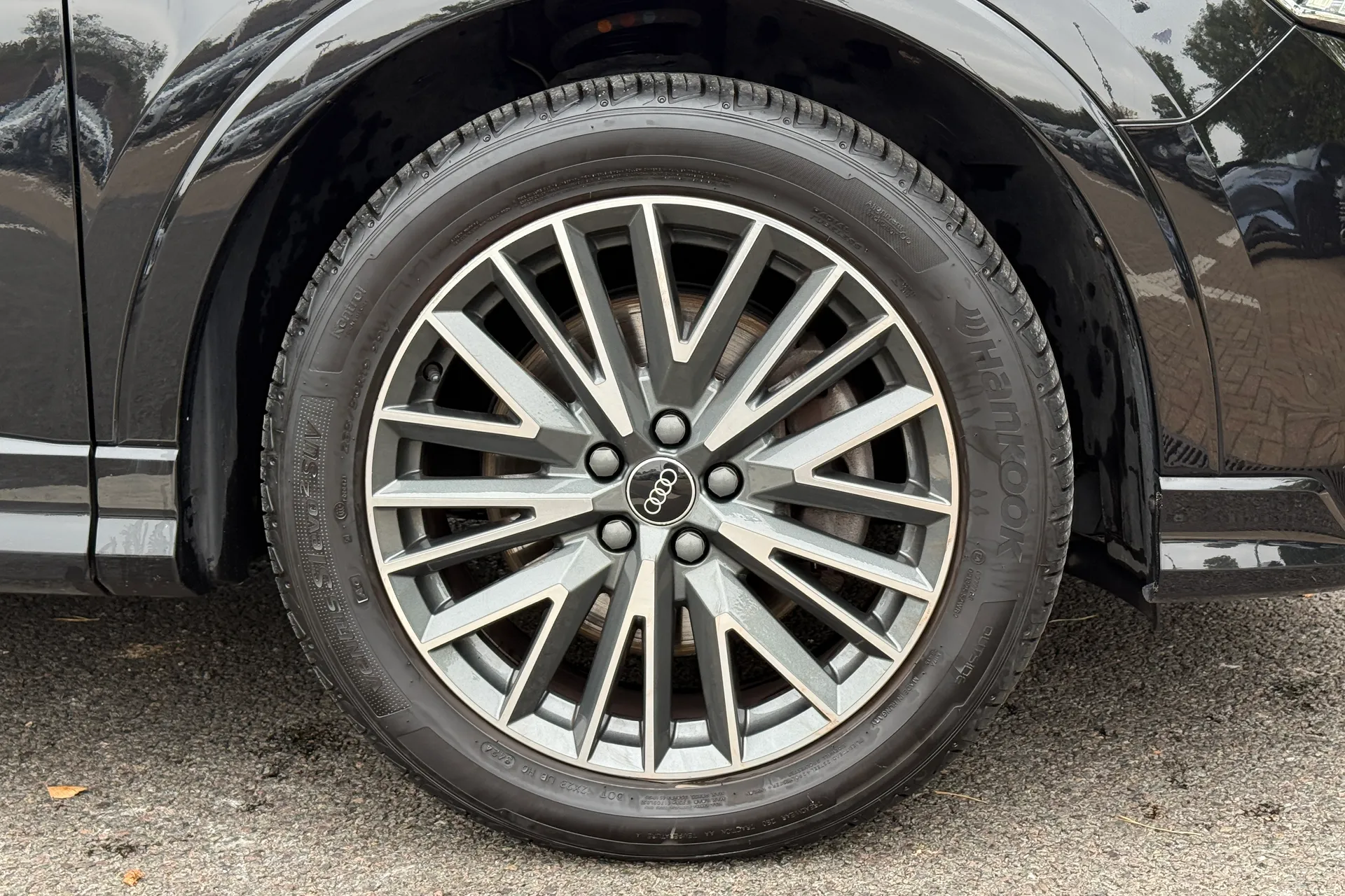 Audi Q3 thumbnail image number 34