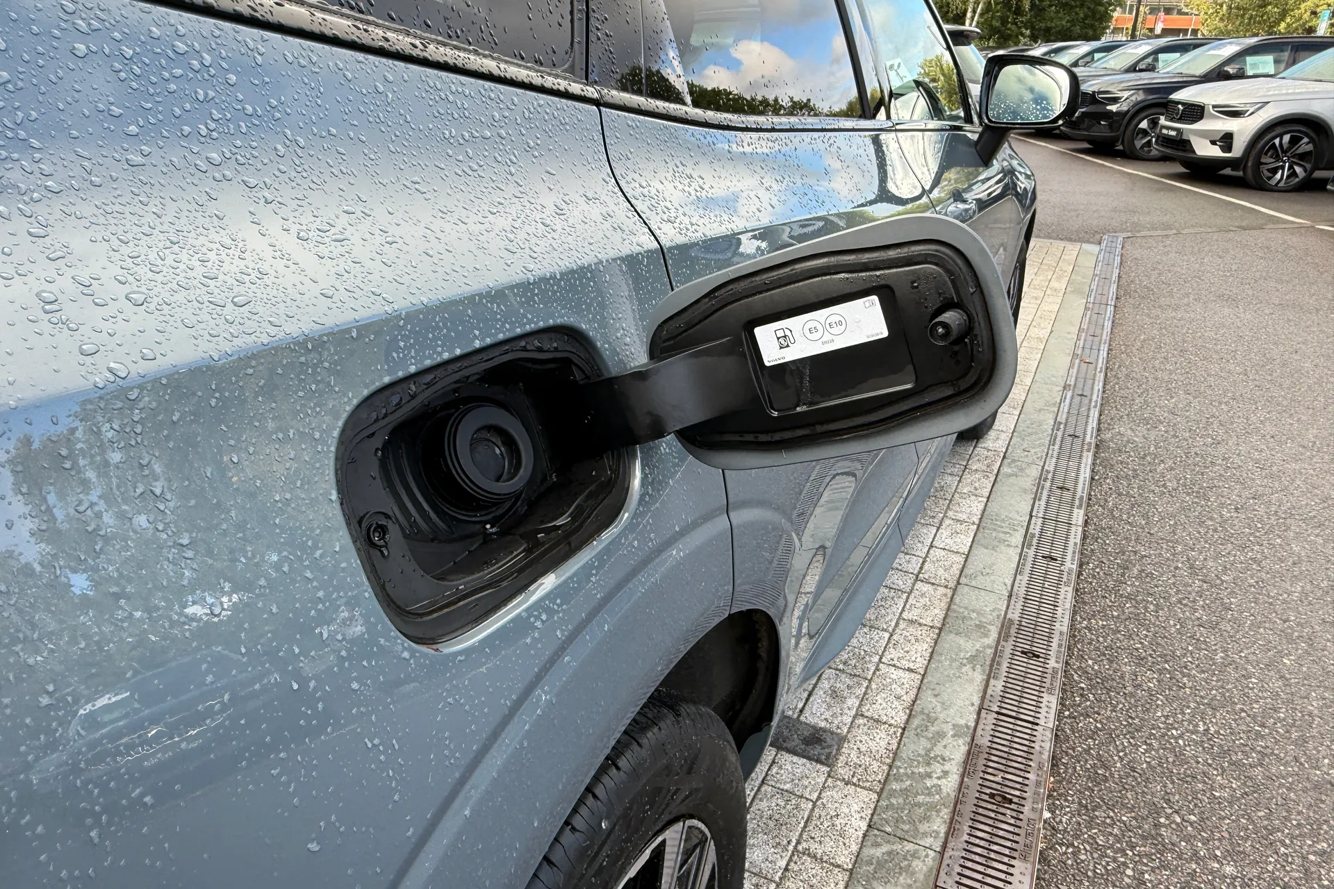 Volvo XC60 thumbnail image number 16