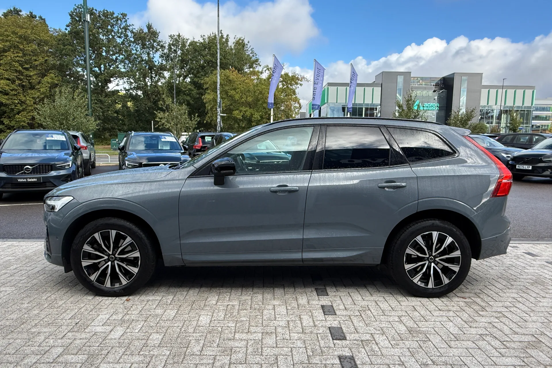 Volvo XC60 thumbnail image number 11