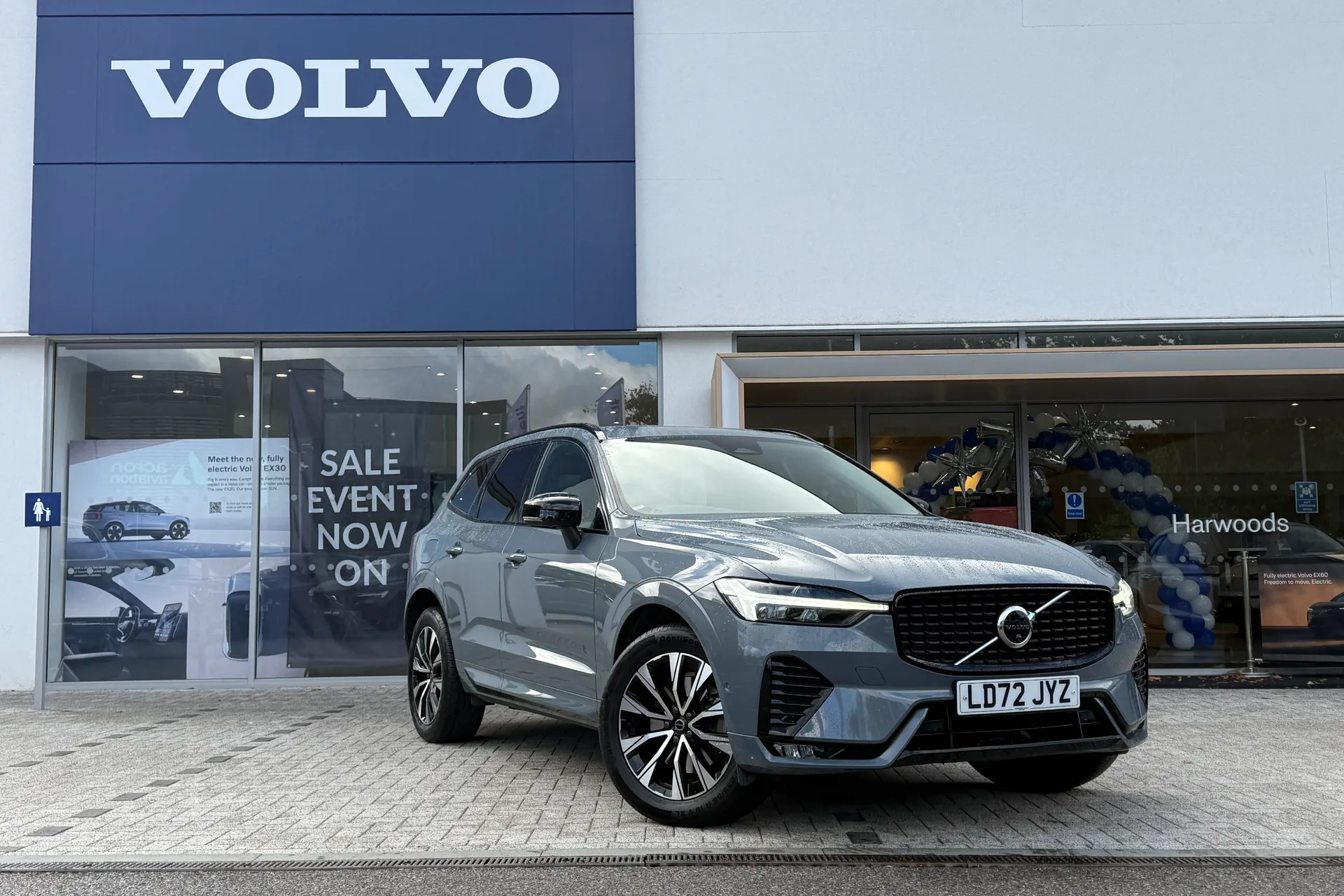 Volvo XC60 focused image
