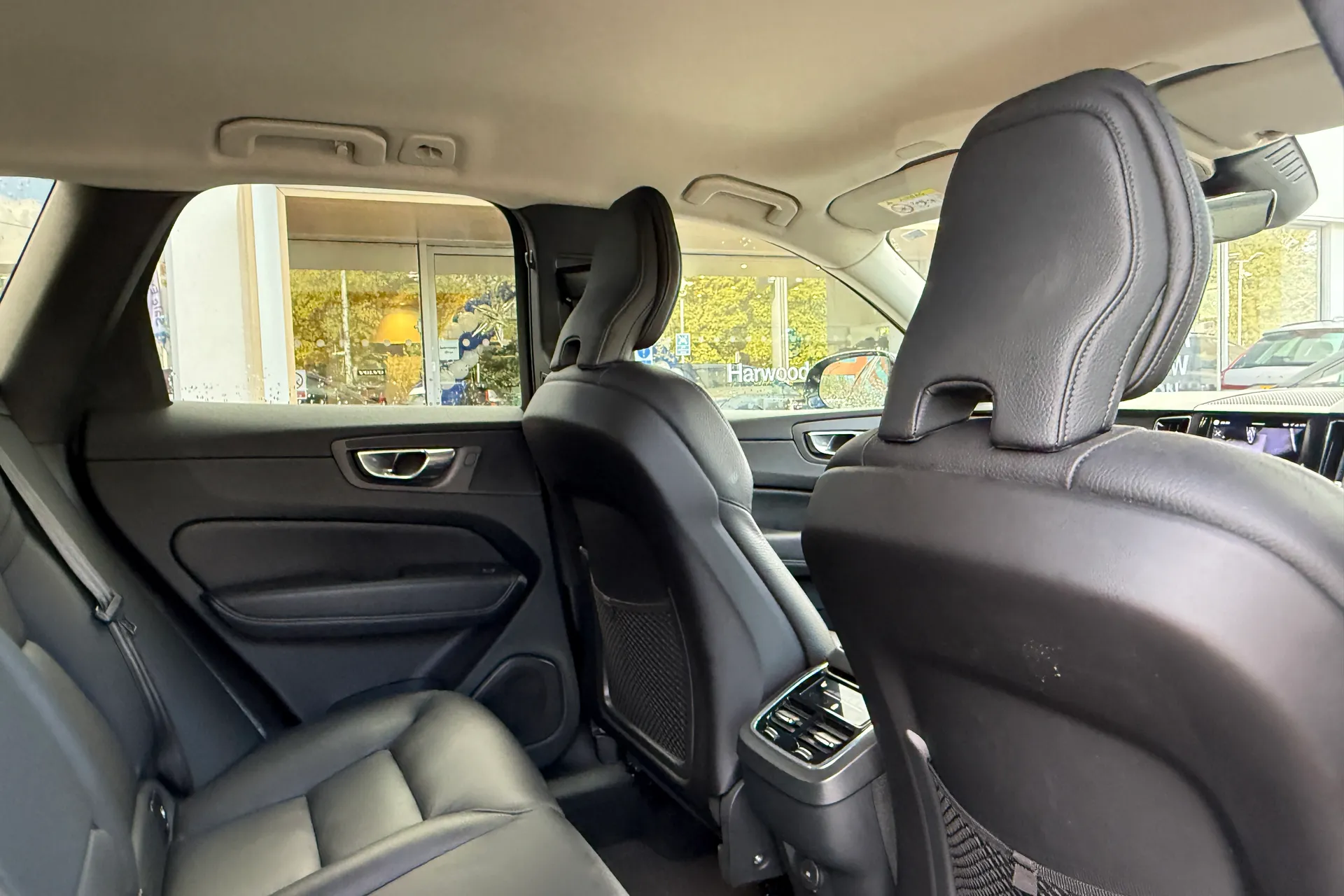 Volvo XC60 thumbnail image number 24