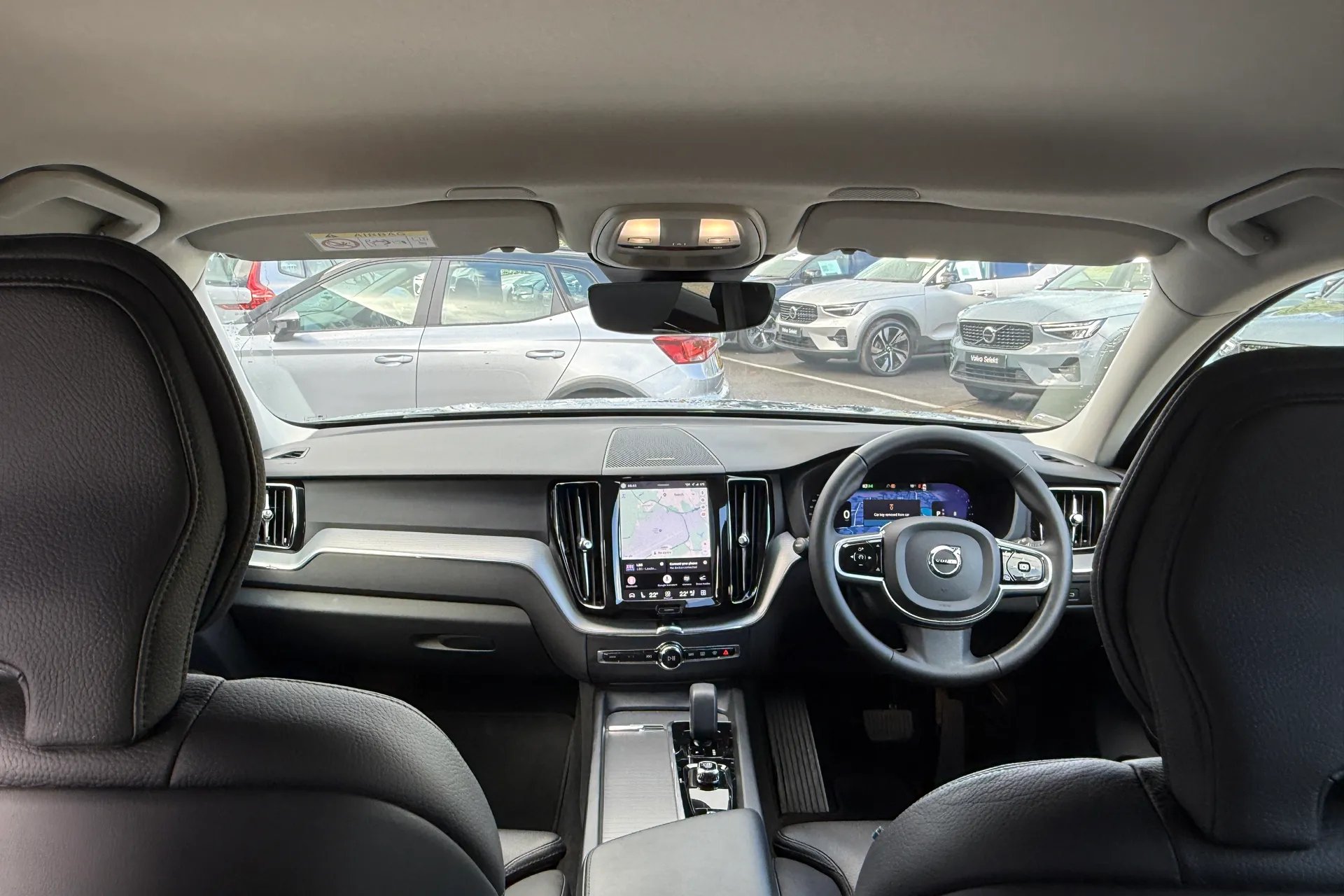 Volvo XC60 thumbnail image number 3