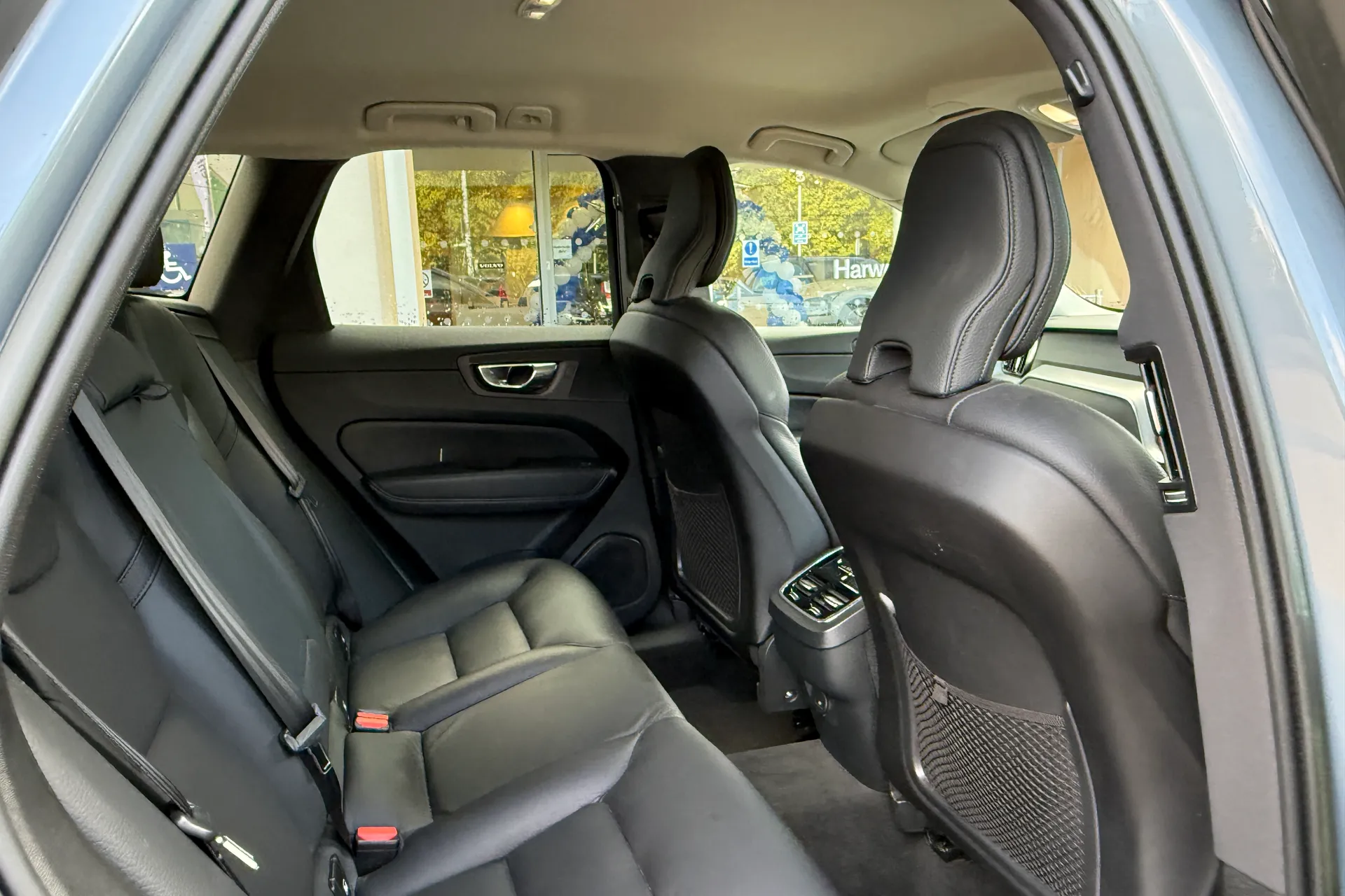 Volvo XC60 thumbnail image number 23